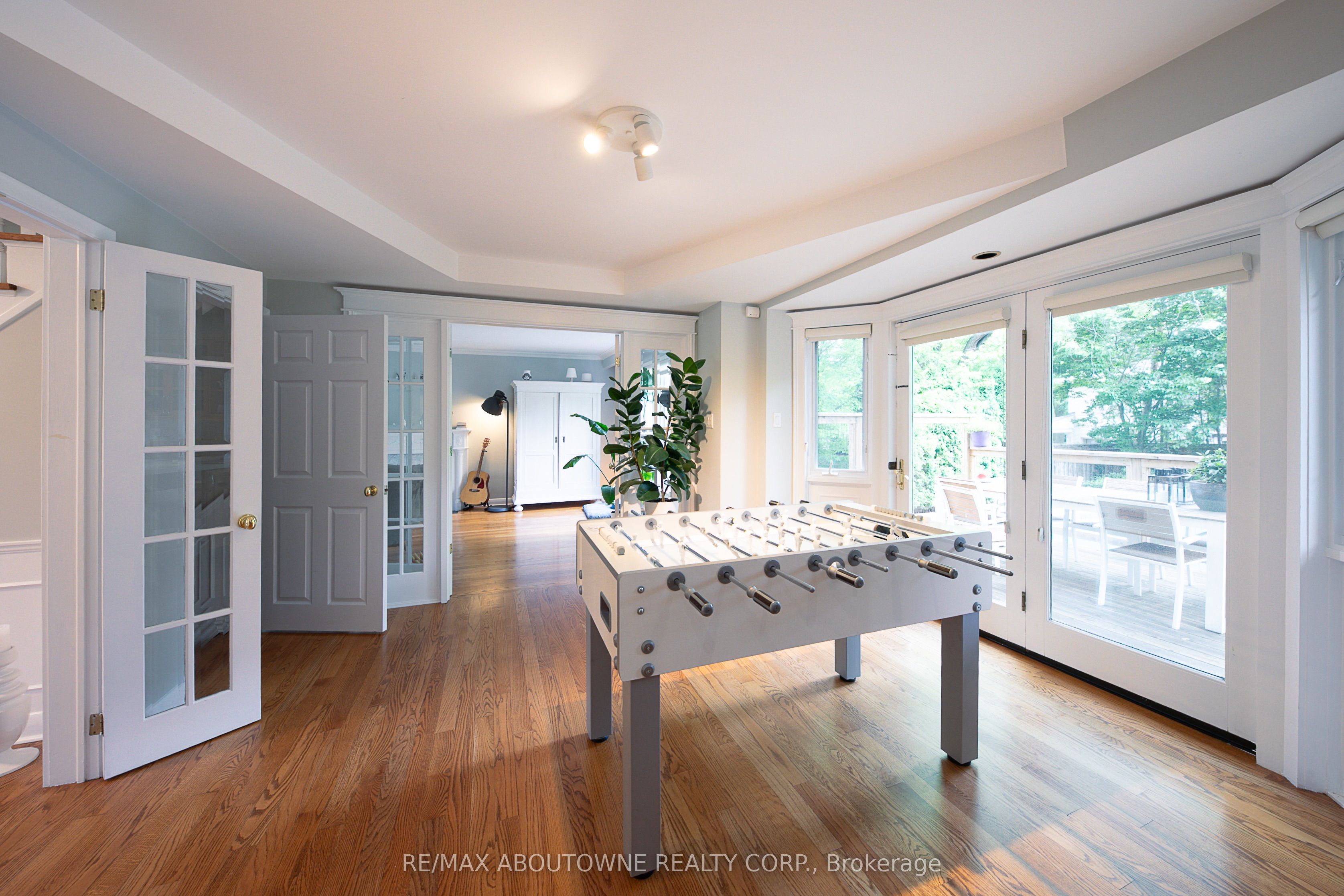 1290 Braeside Drive Property Photo 13