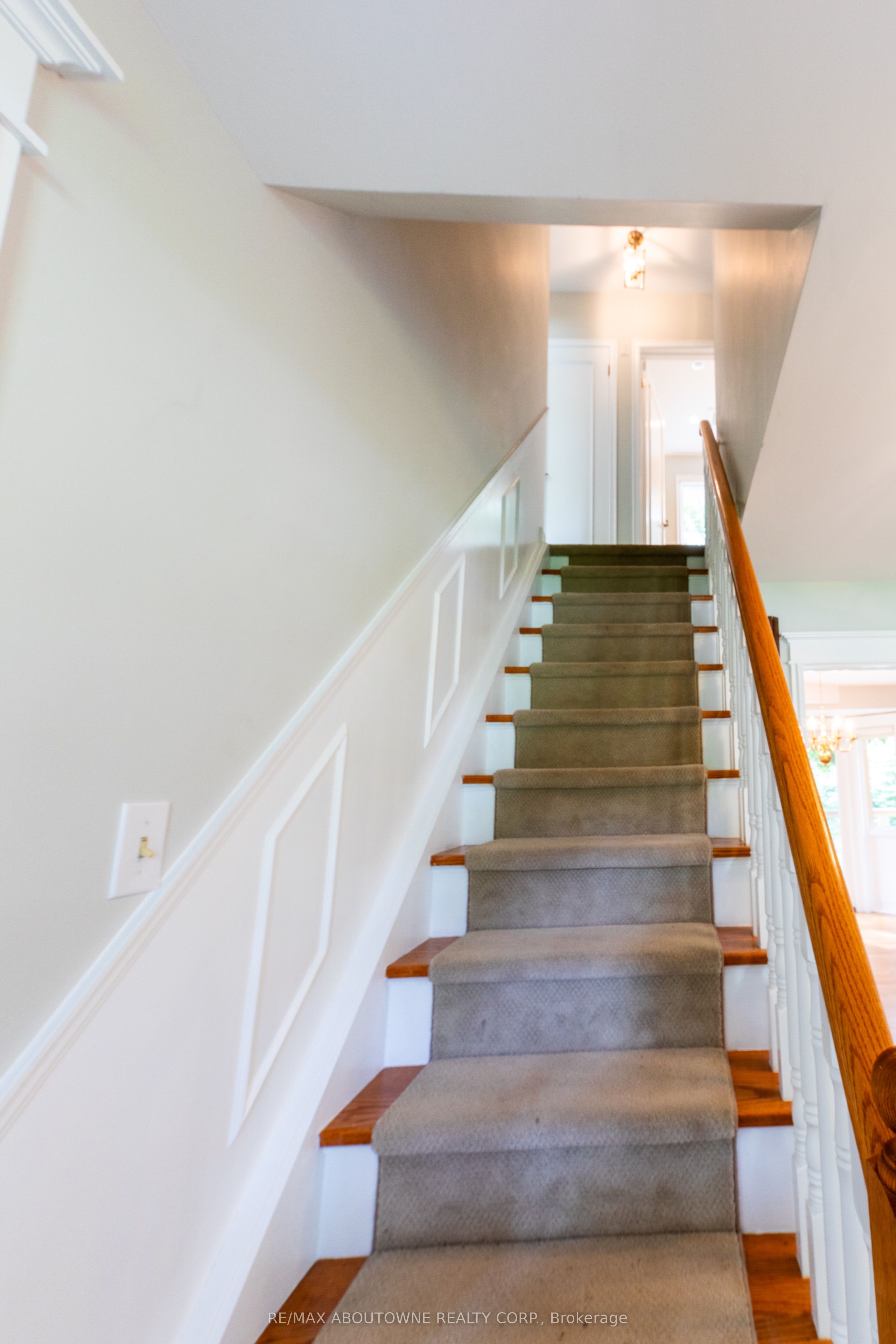 1290 Braeside Drive Property Photo 17