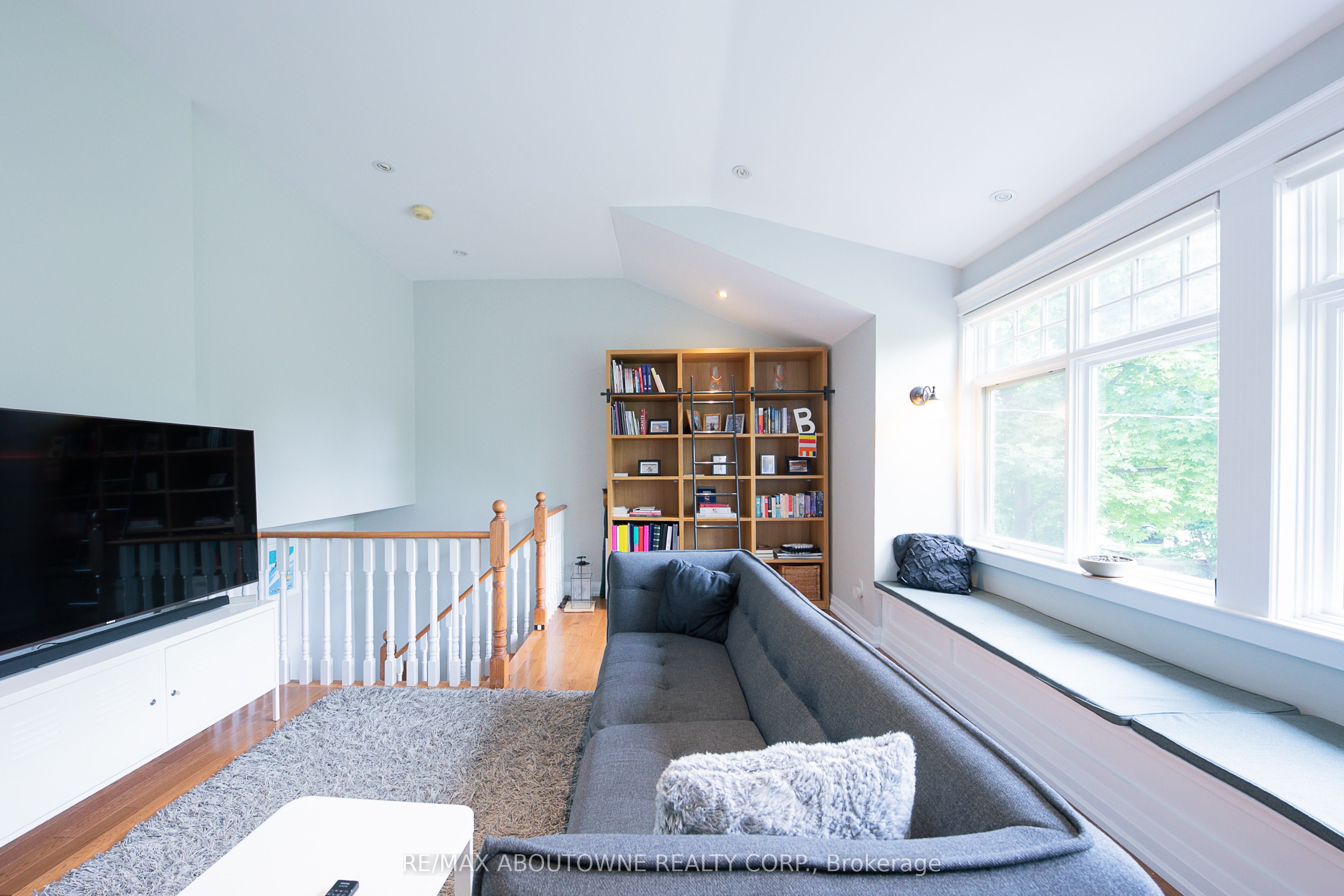 1290 Braeside Drive Property Photo 18
