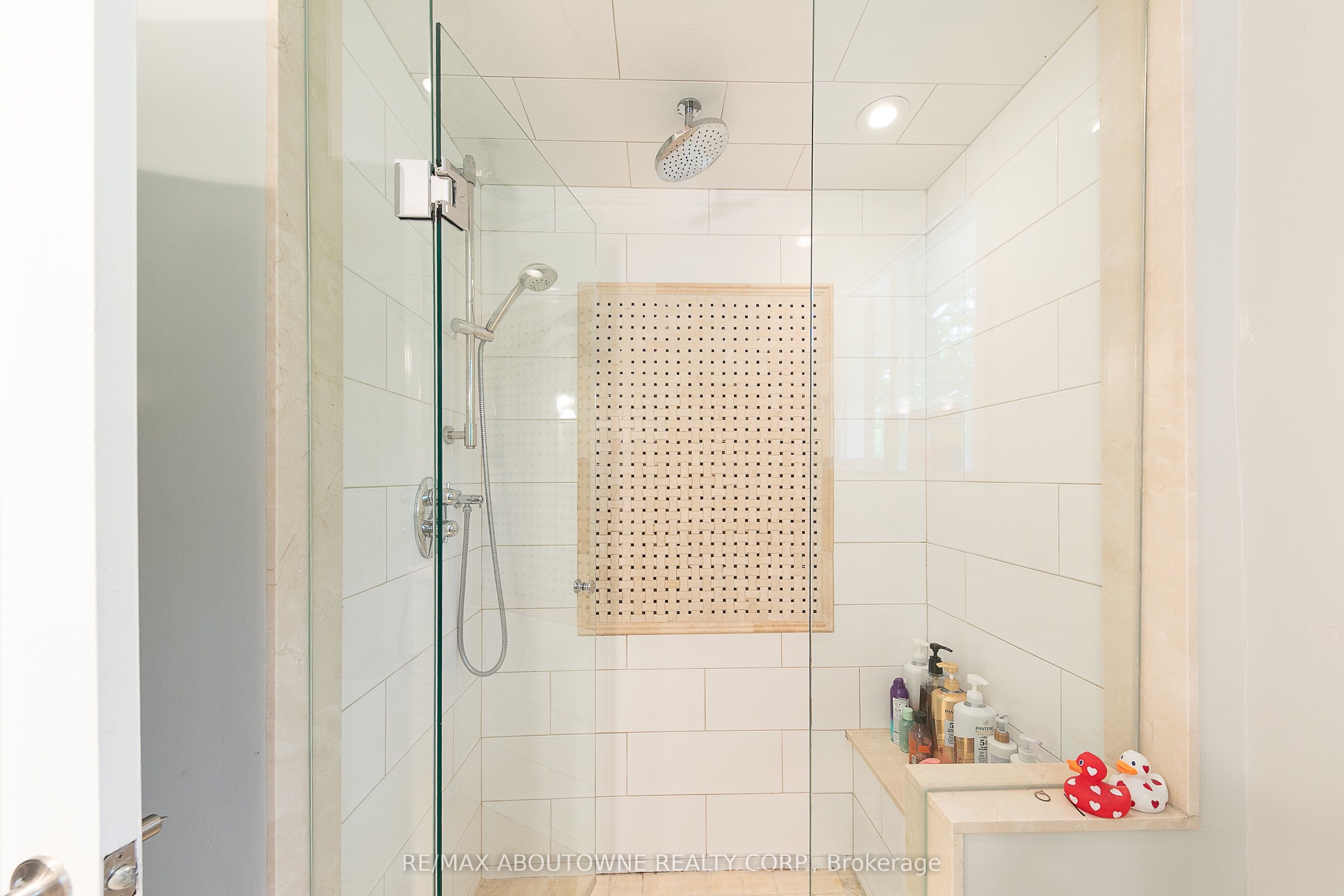 1290 Braeside Drive Property Photo 31