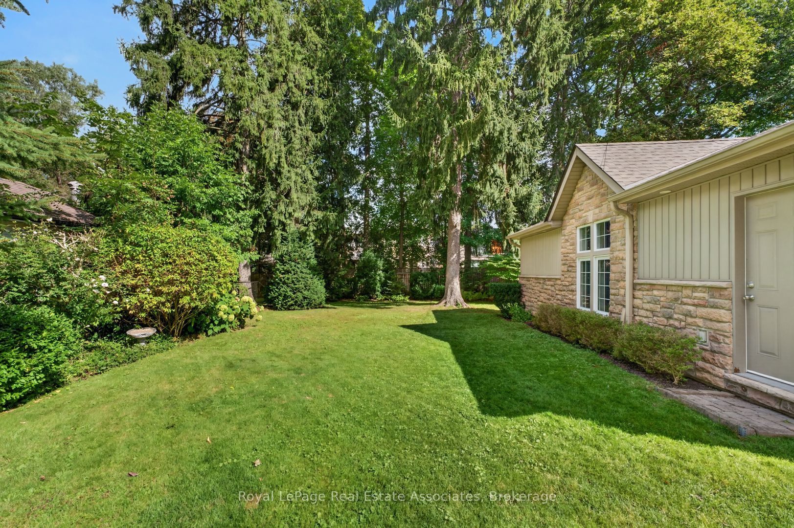 33 Ben Machree Drive Property Photo 37