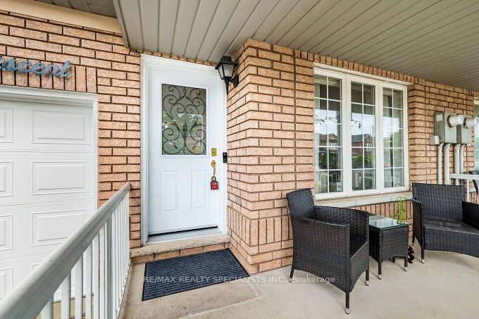 37 Peachleaf Crescent Property Photo 6