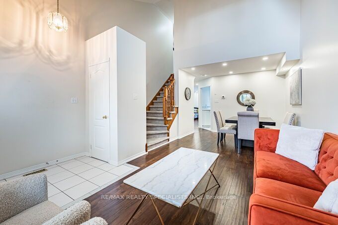 37 Peachleaf Crescent Property Photo 12