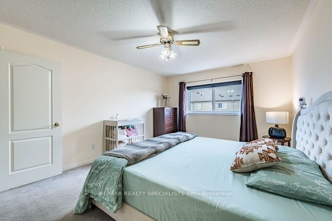 37 Peachleaf Crescent Property Photo 31