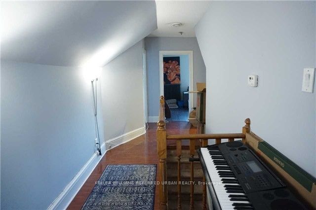 591 Jane Street Upper Property Photo 13