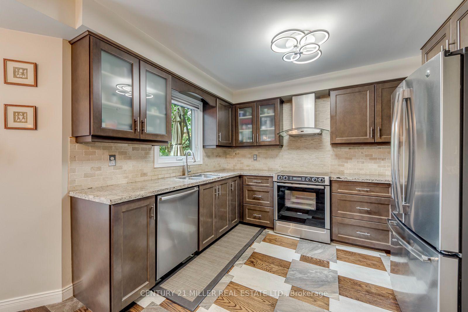 1379 Bramblewood Green Property Photo 17