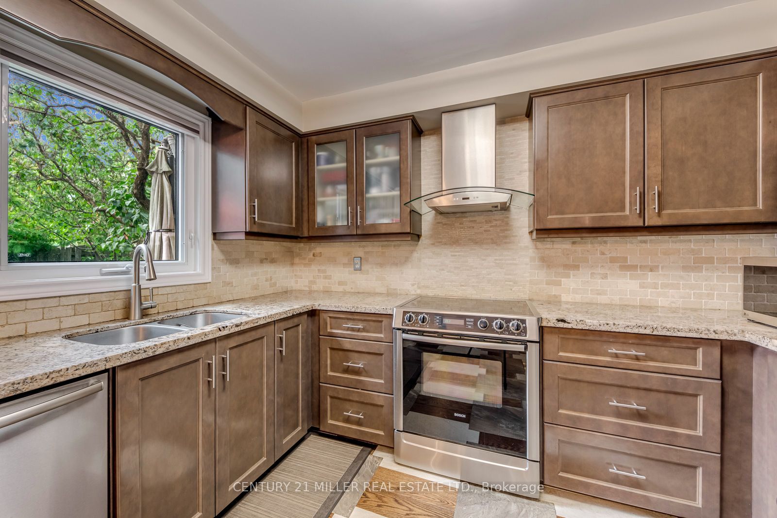 1379 Bramblewood Green Property Photo 19