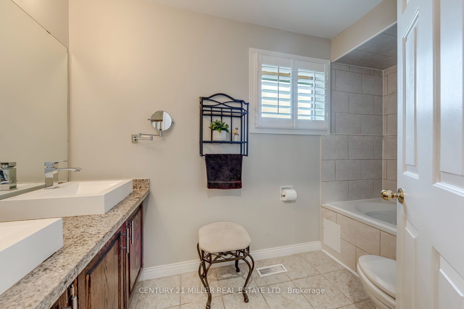 1379 Bramblewood Green Property Photo 33