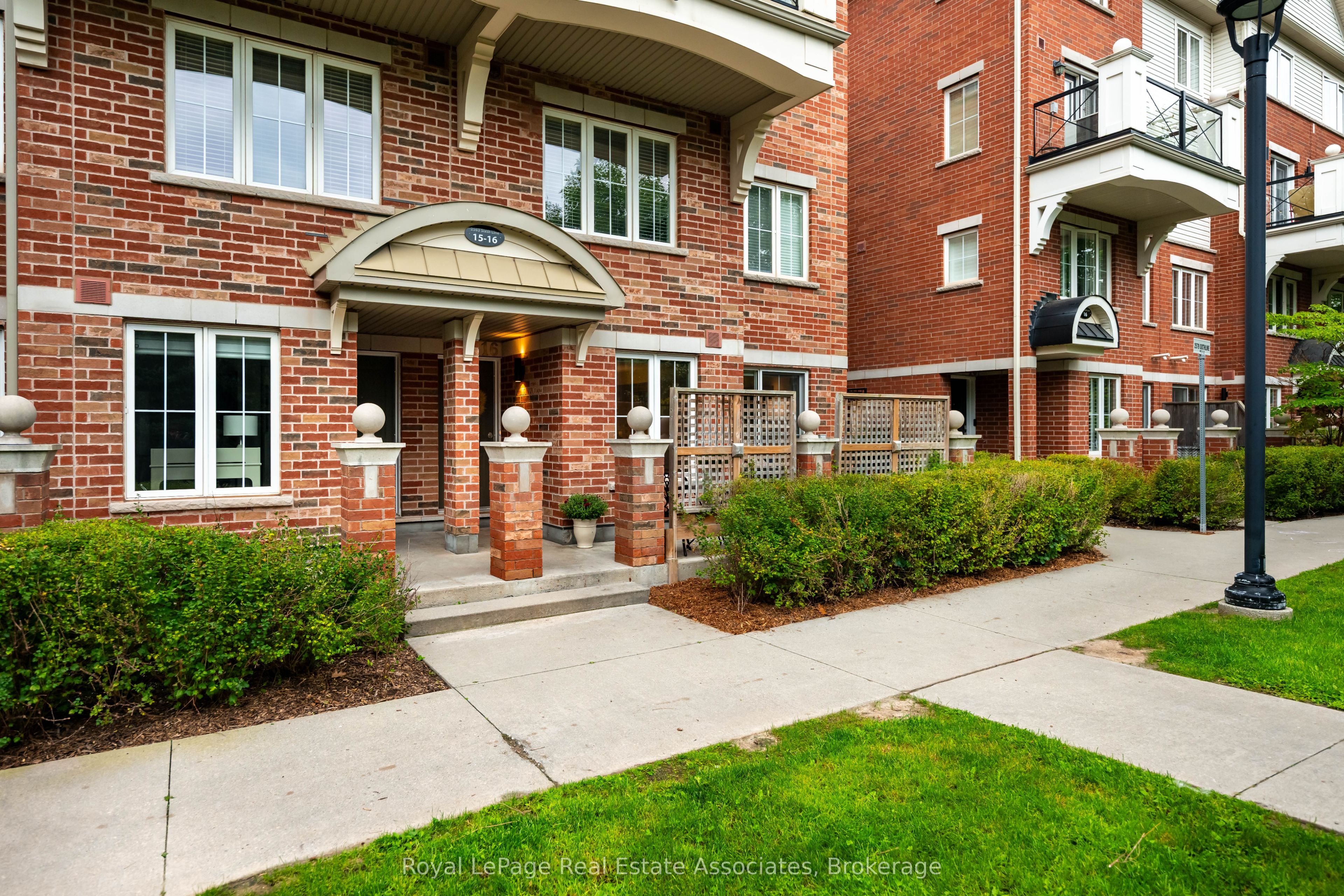 2563 Sixth Line 16 Property Photo 2