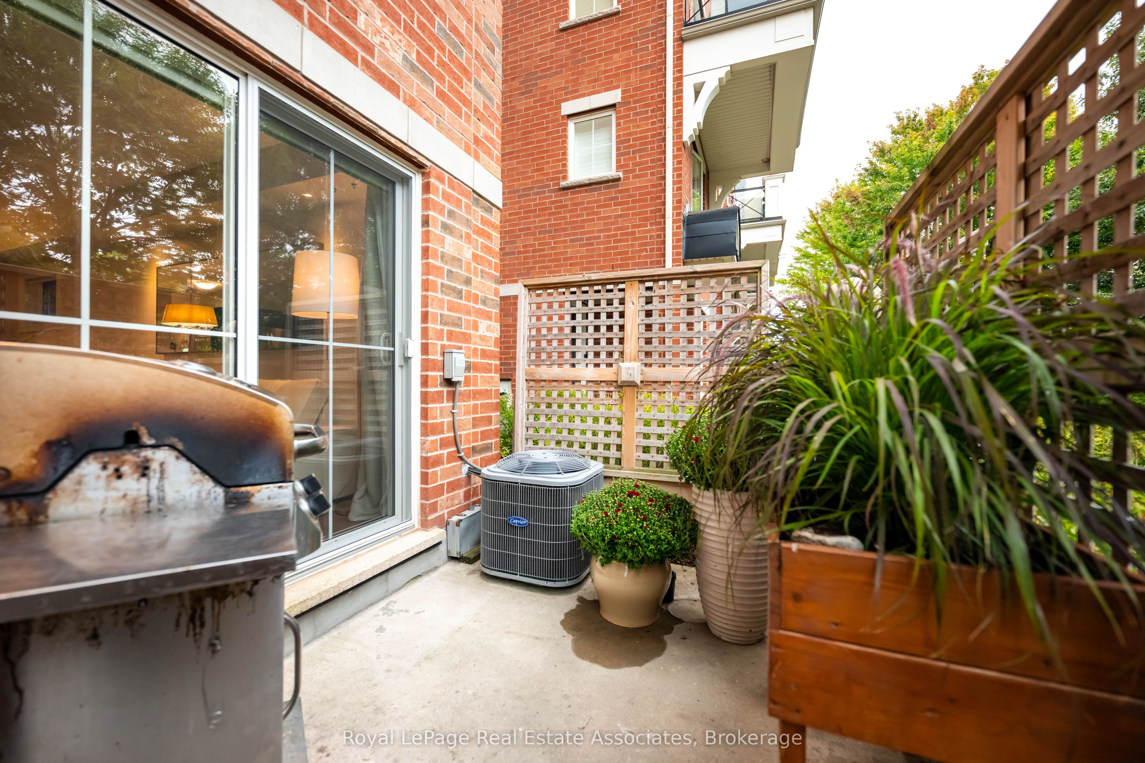 2563 Sixth Line 16 Property Photo 6