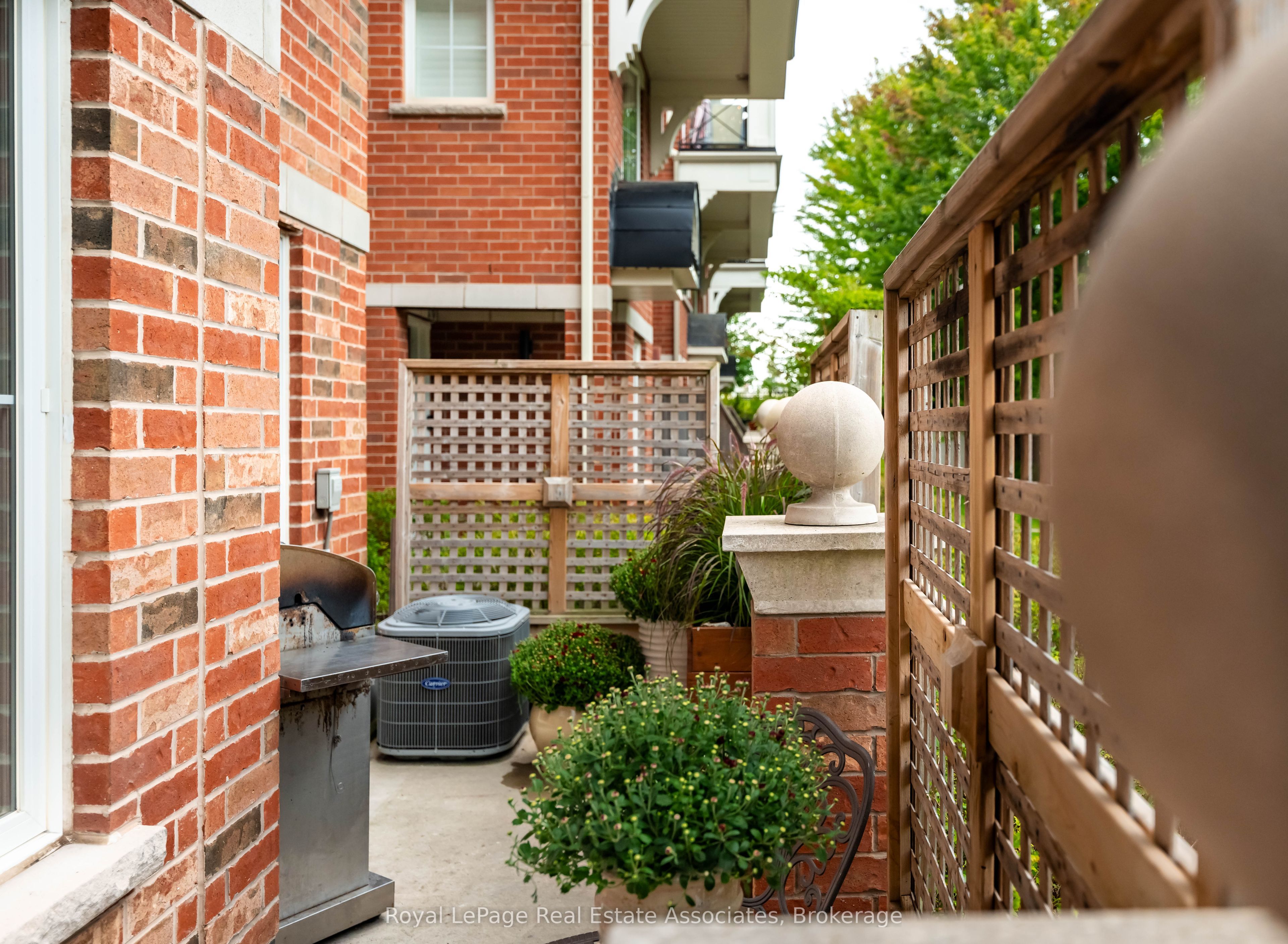 2563 Sixth Line 16 Property Photo 8