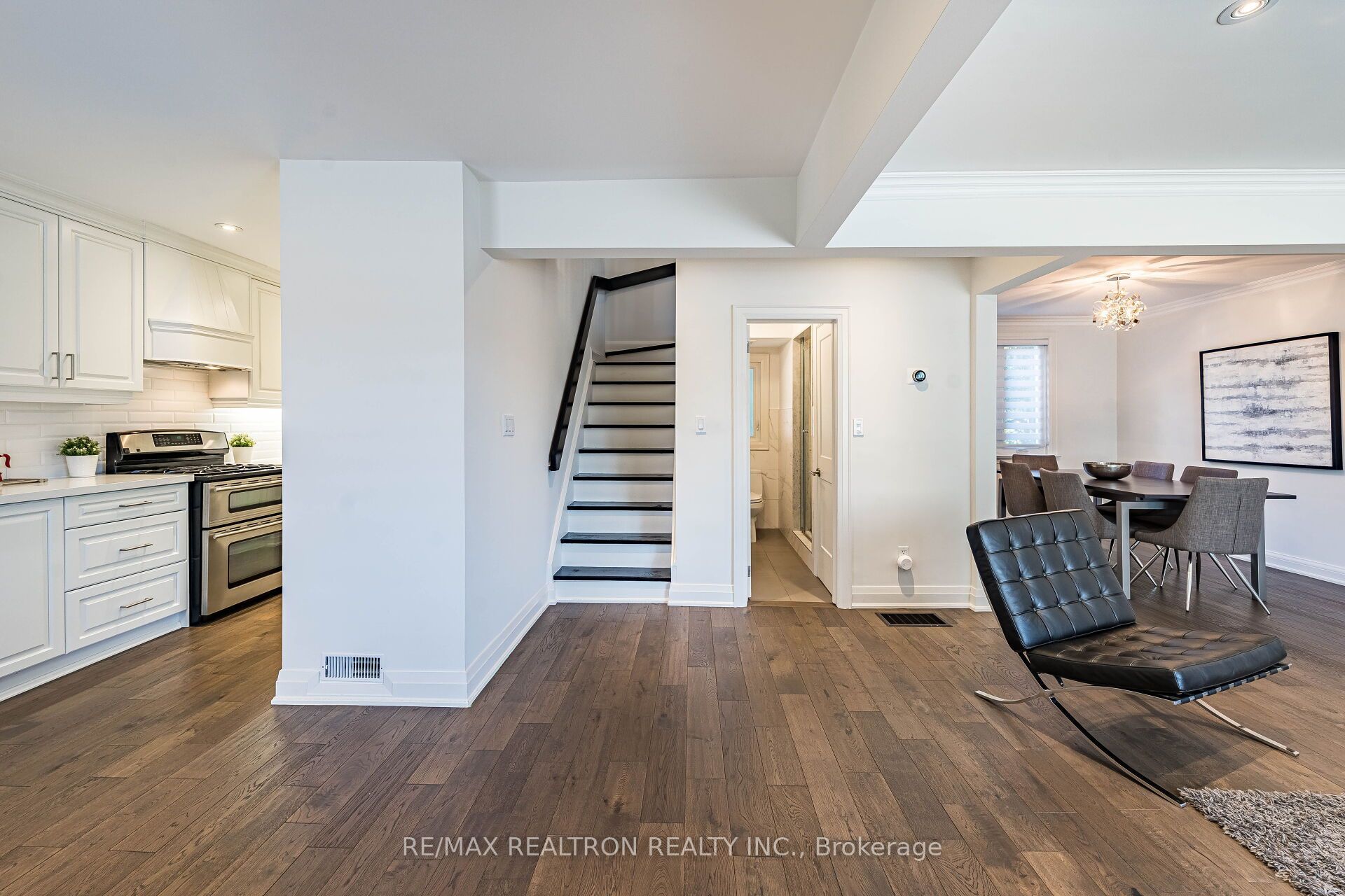 9 Ingleside Drive Property Photo 3