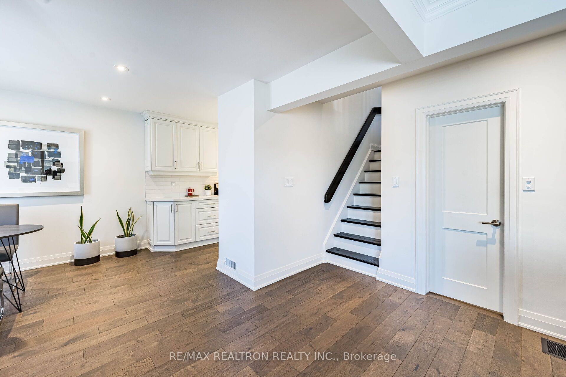 9 Ingleside Drive Property Photo 11