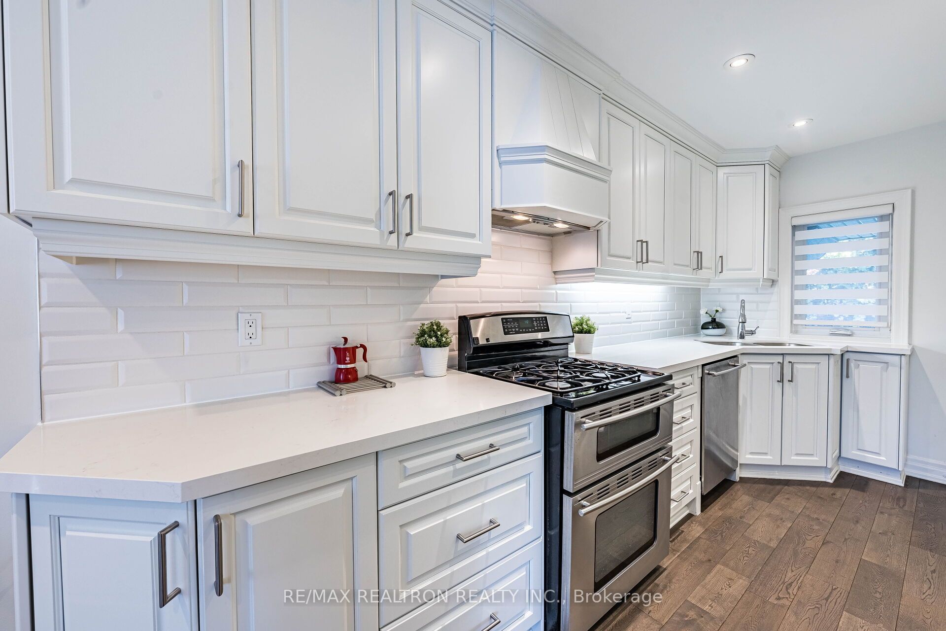 9 Ingleside Drive Property Photo 14