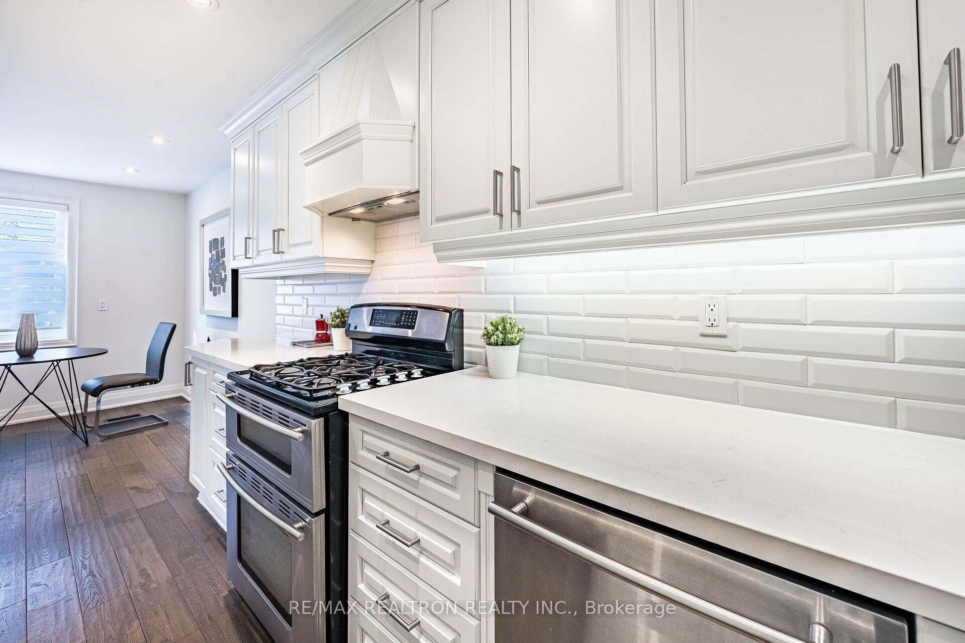 9 Ingleside Drive Property Photo 15