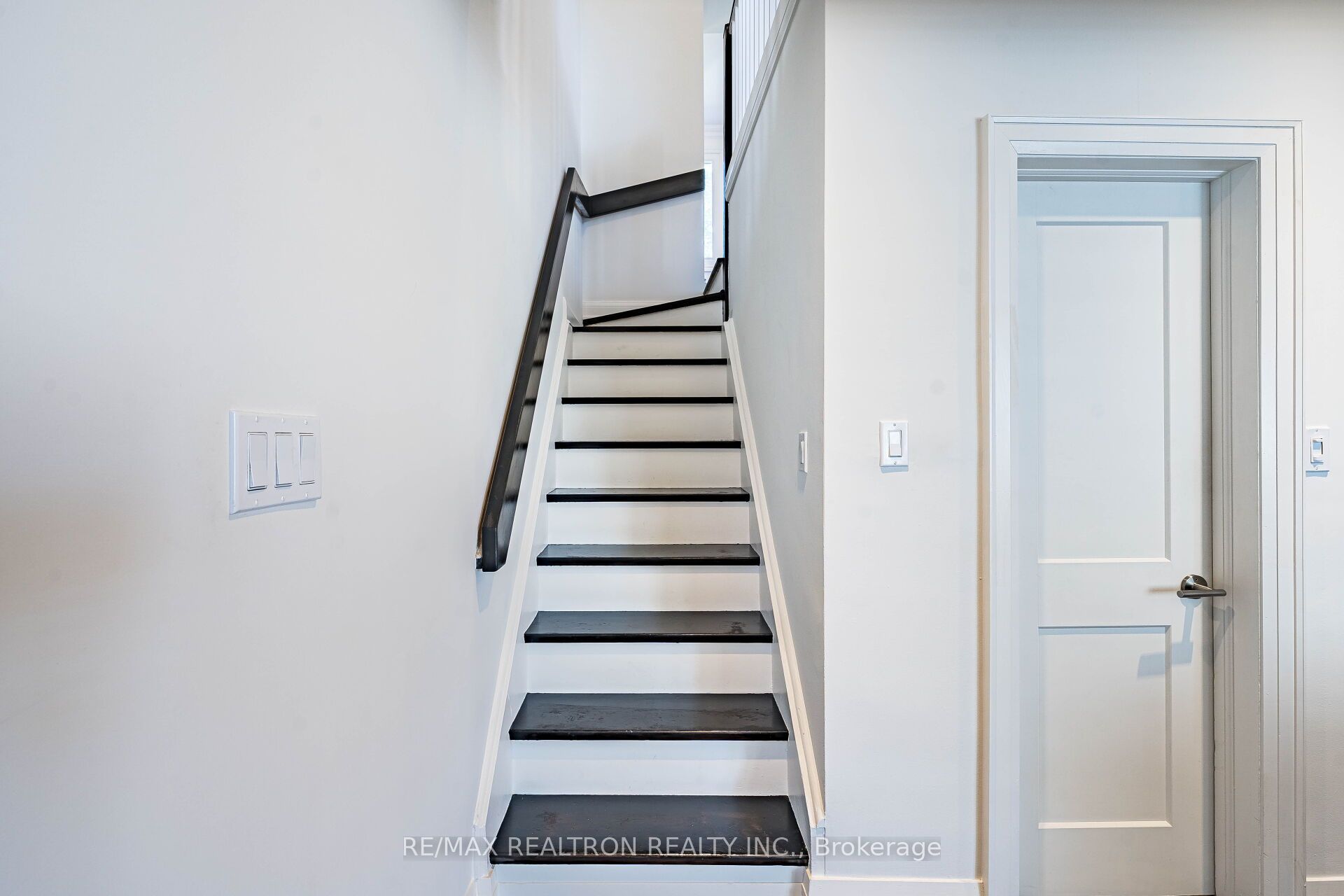9 Ingleside Drive Property Photo 20