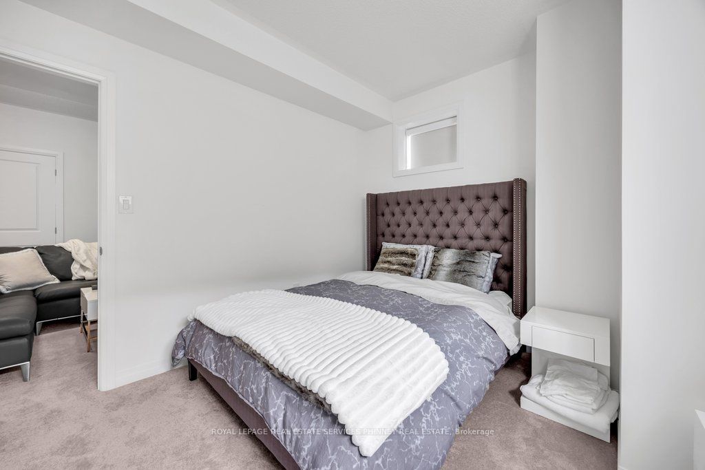 9 Crown Gate Property Photo 38