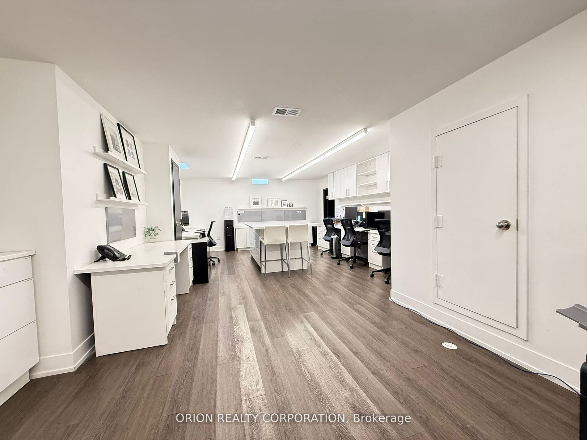 1149 Lakeshore Road E L1 Property Photo 1