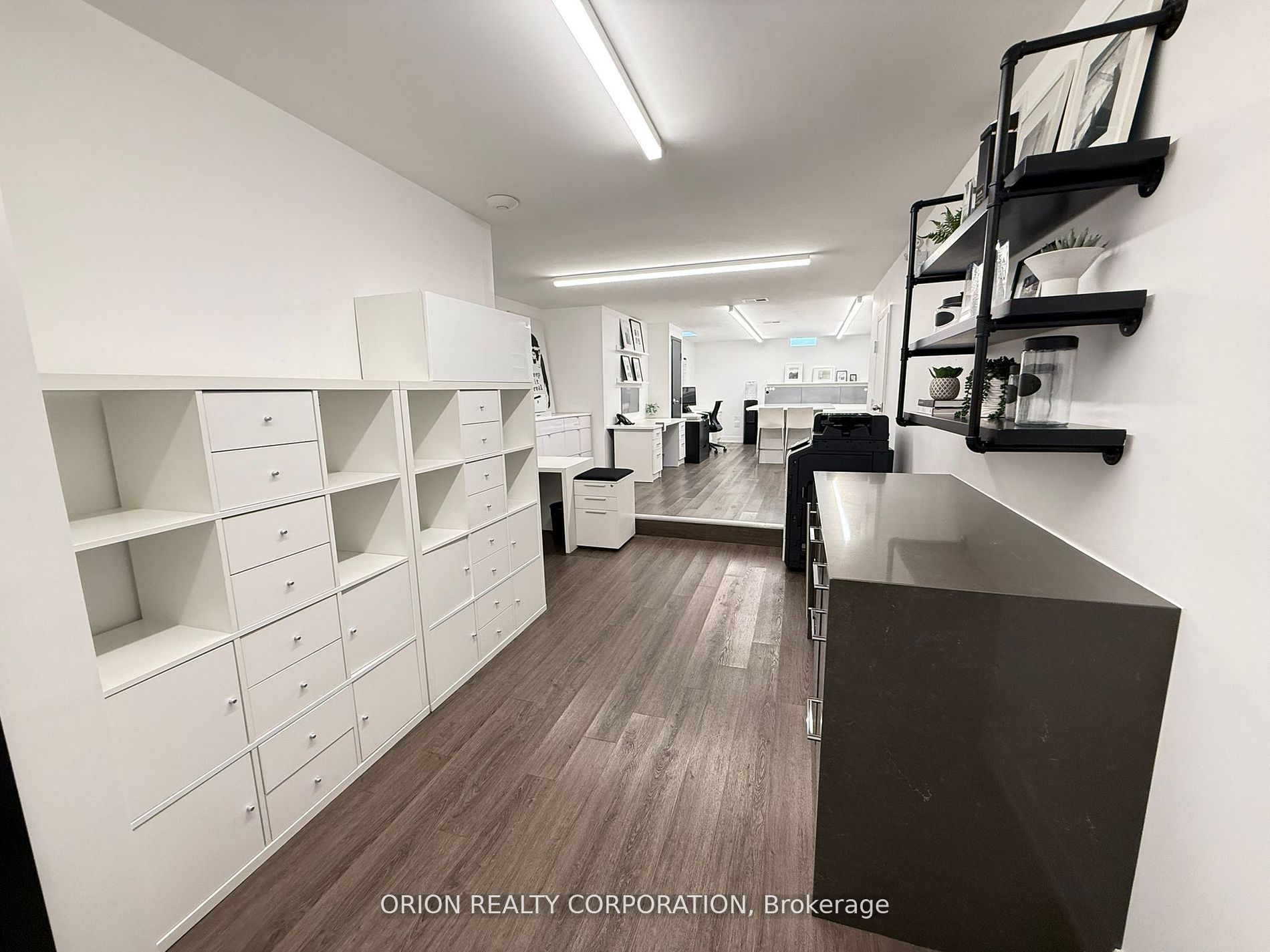 1149 Lakeshore Road E L1 Property Photo 2
