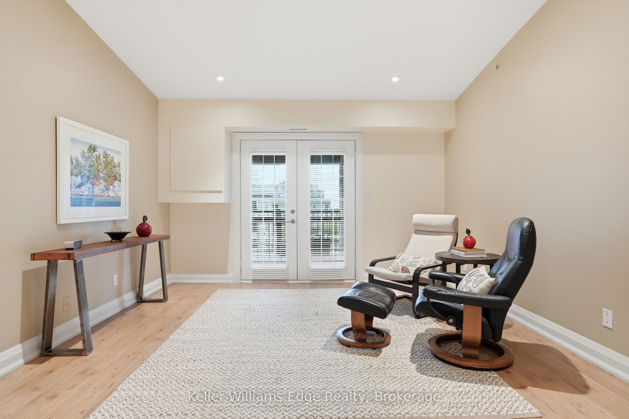 2075 Appleby Line 406 Property Photo 6