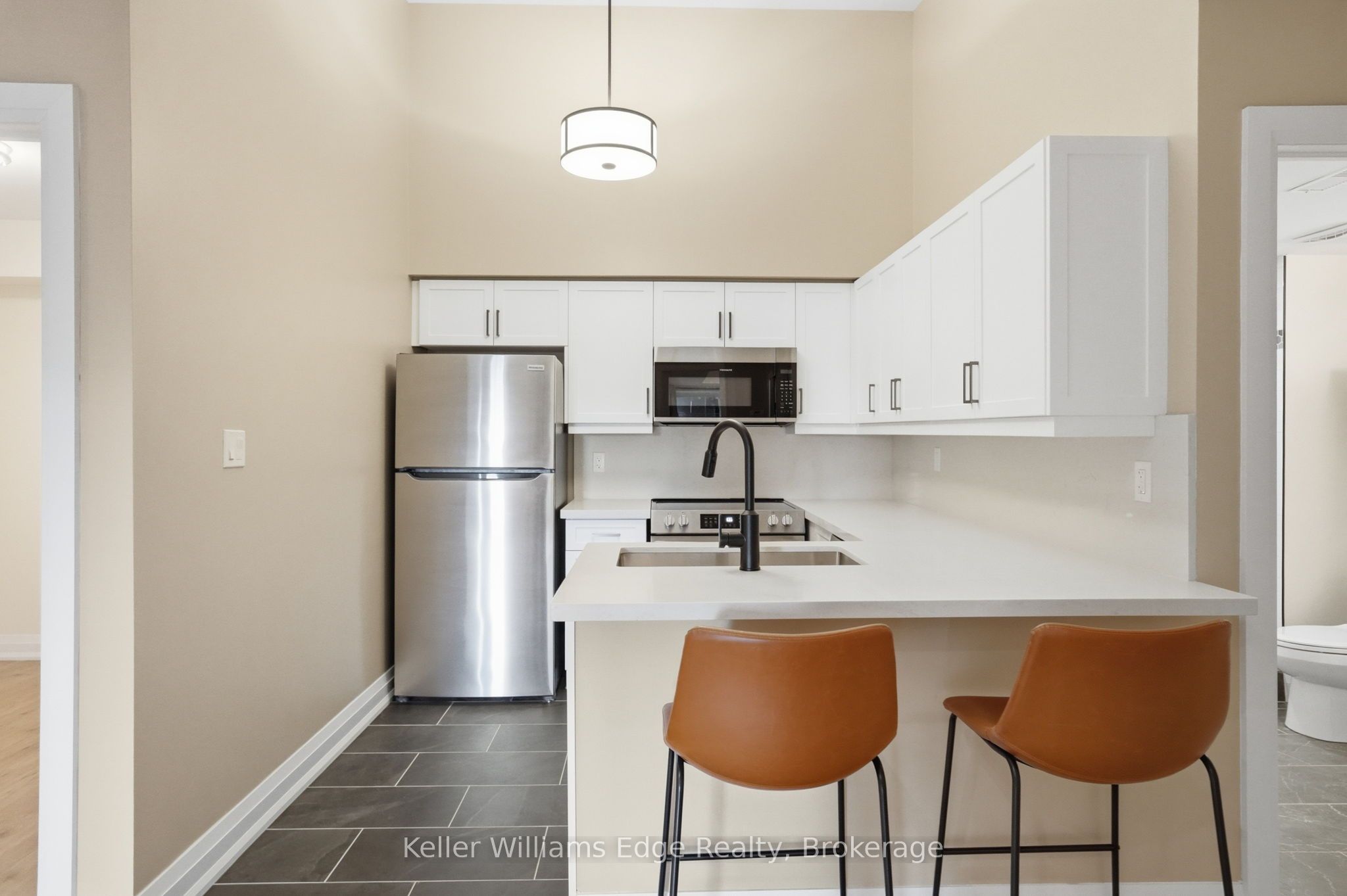 2075 Appleby Line 406 Property Photo 10