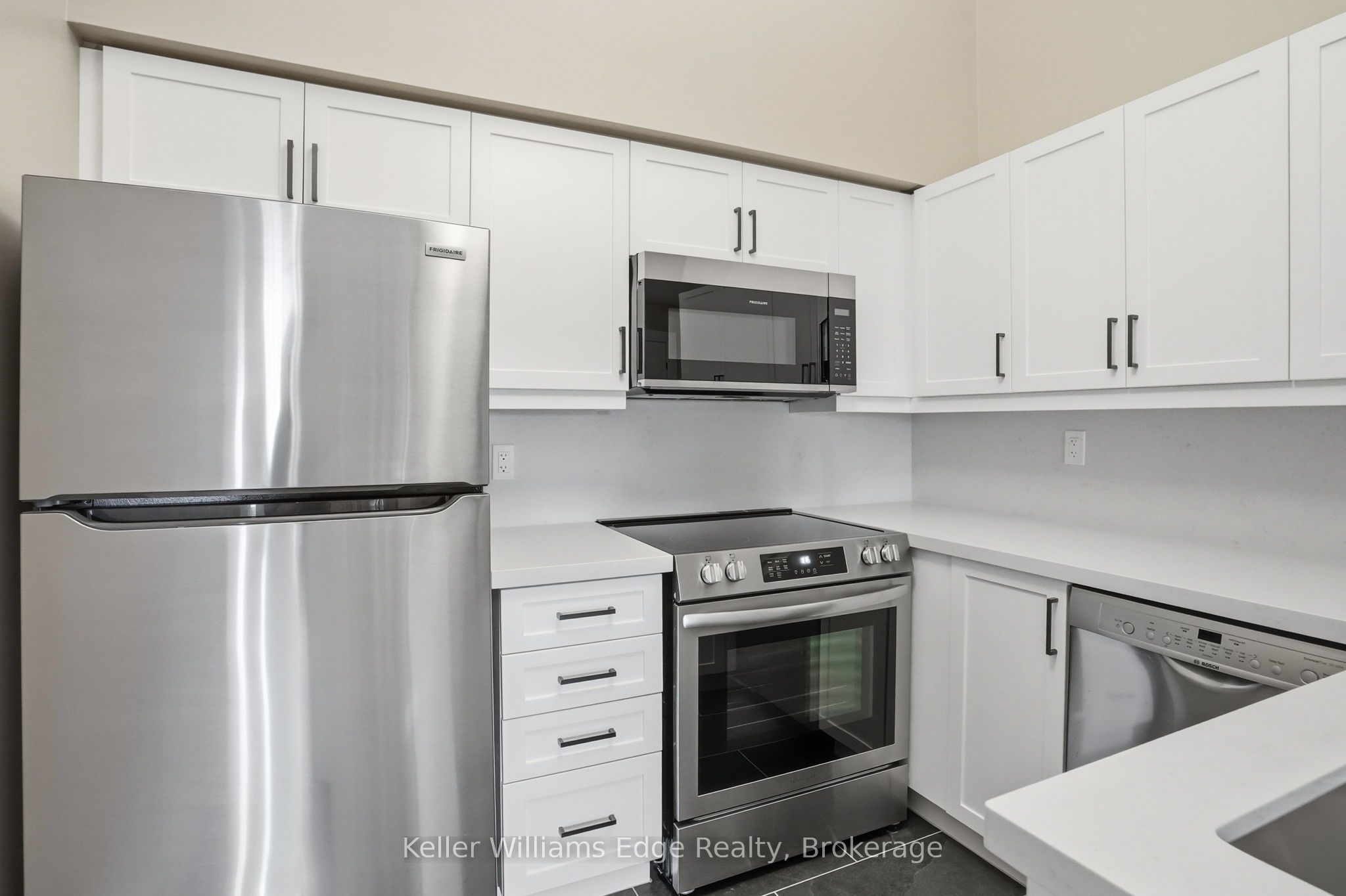 2075 Appleby Line 406 Property Photo 11