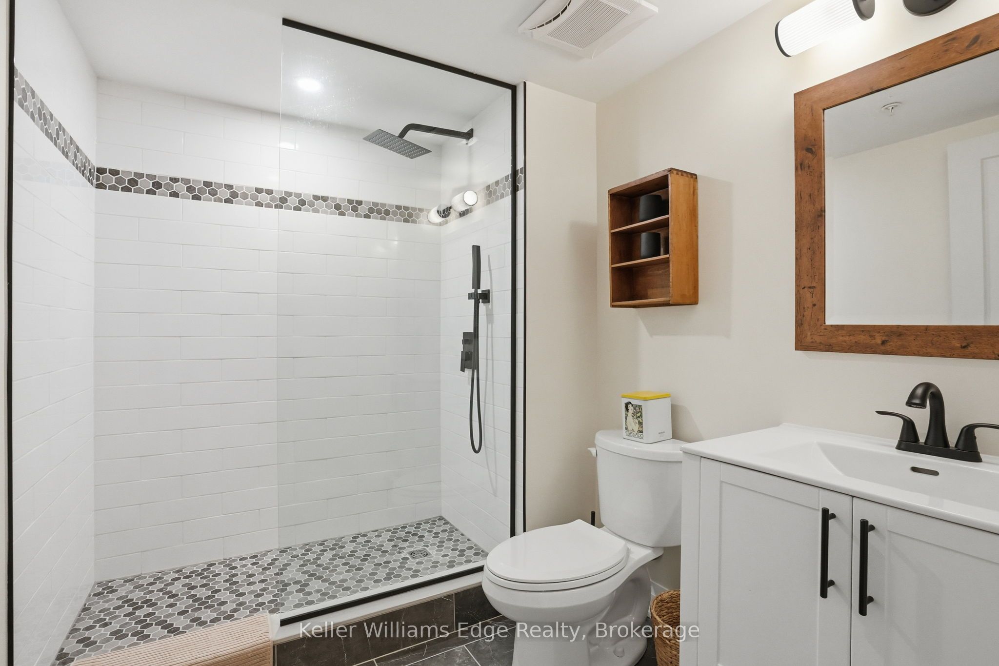 2075 Appleby Line 406 Property Photo 16