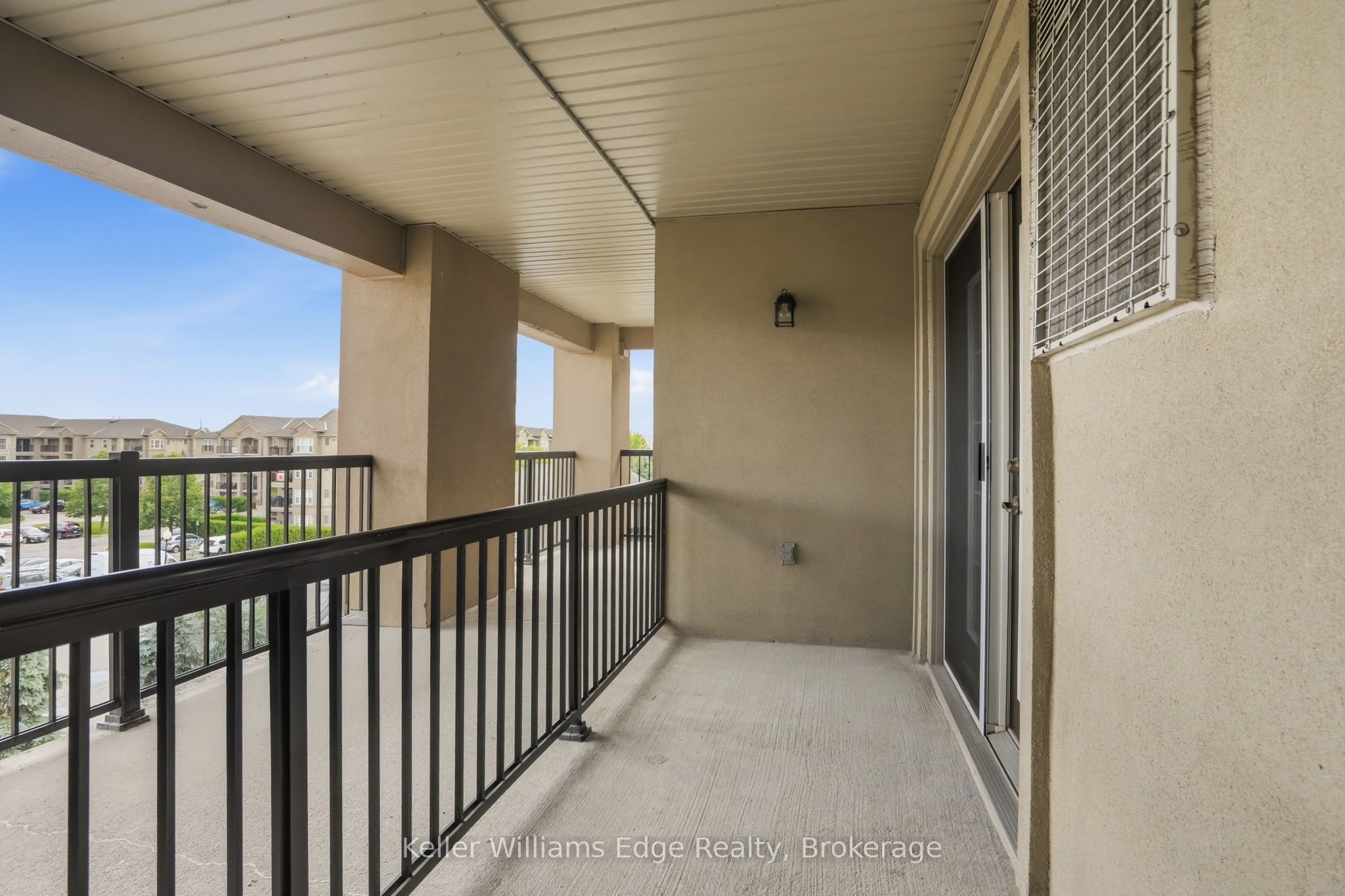 2075 Appleby Line 406 Property Photo 20