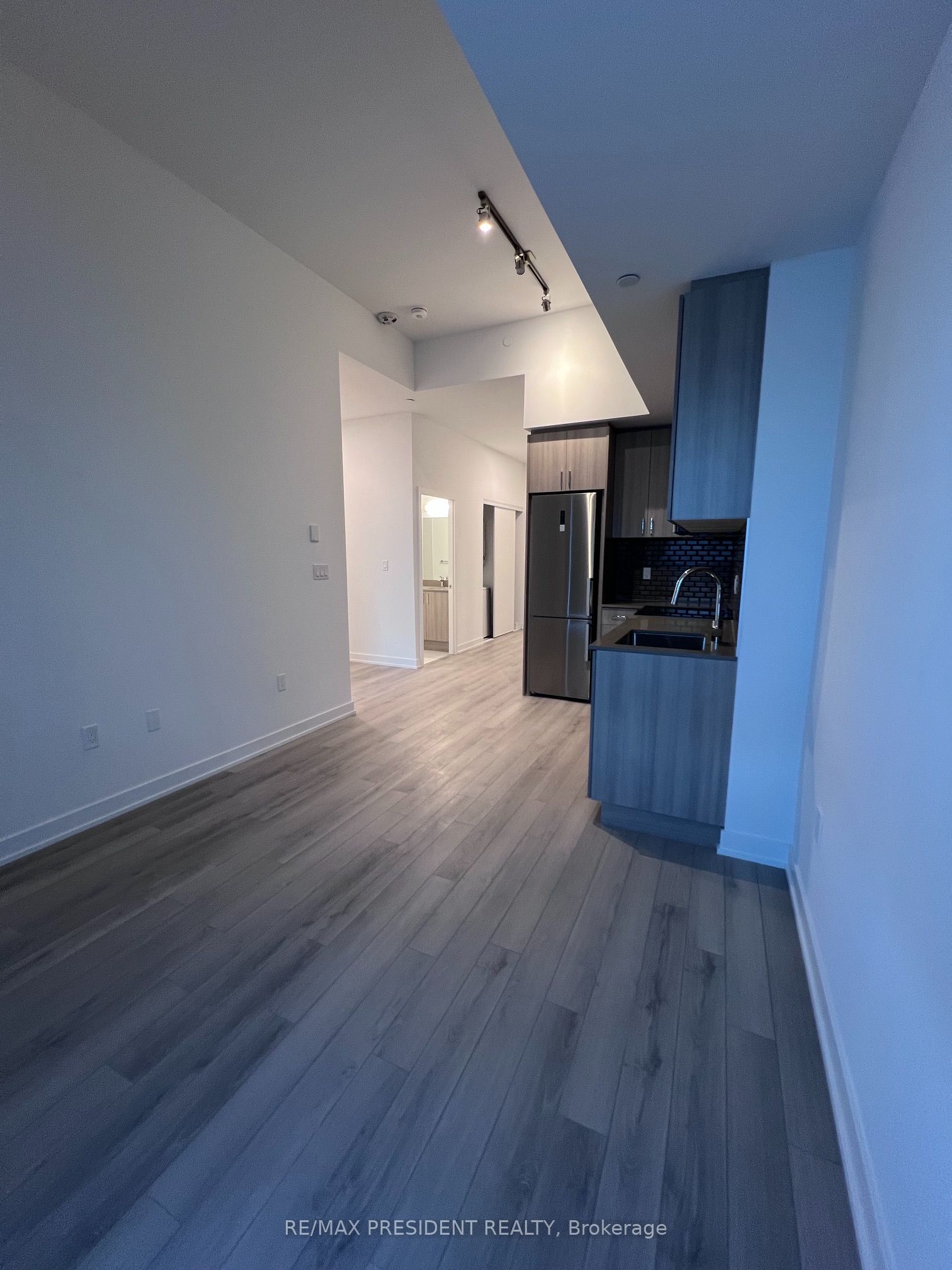 1005 Dundas Street E 147 Property Photo 7