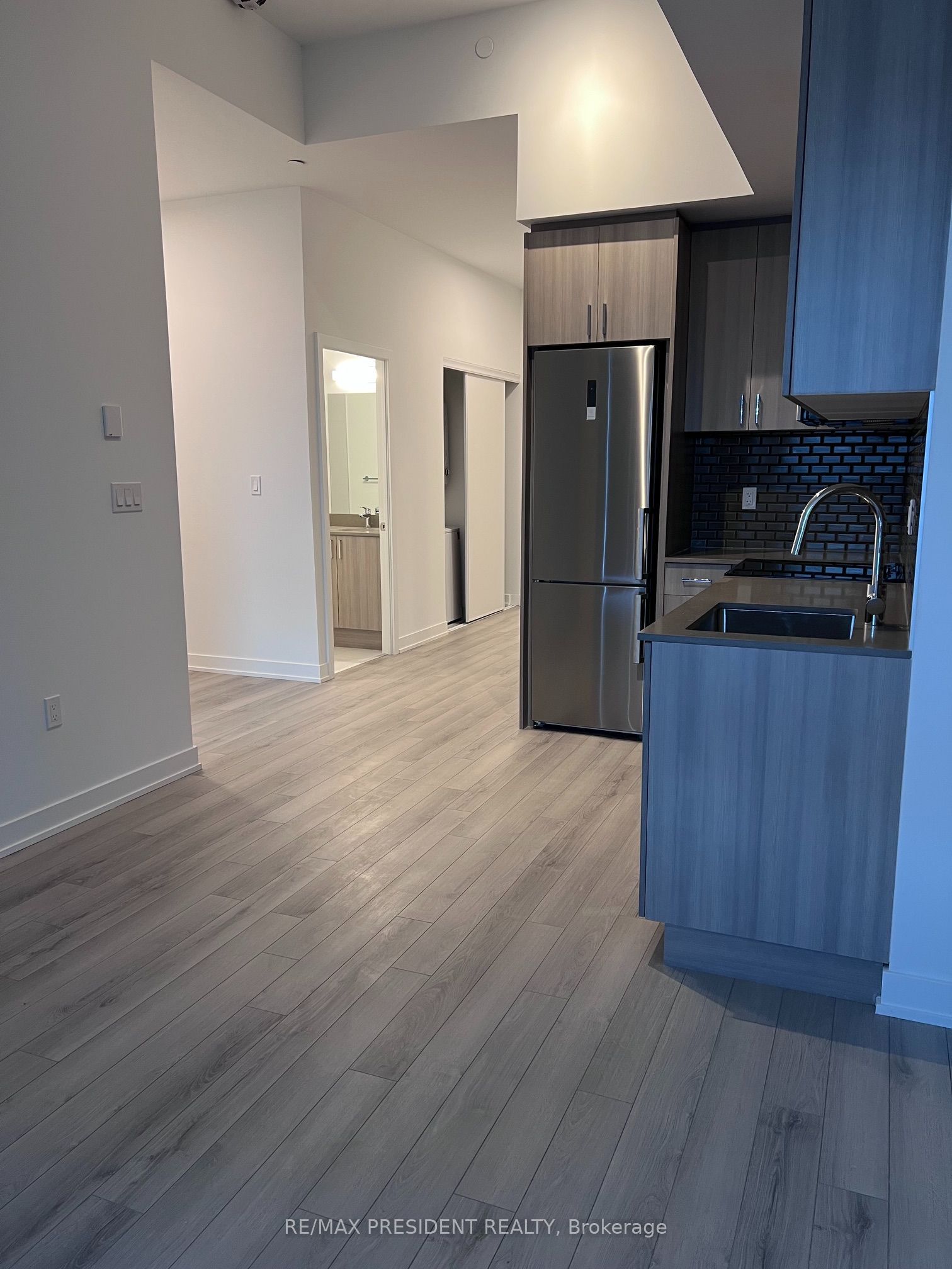 1005 Dundas Street E 147 Property Photo 8