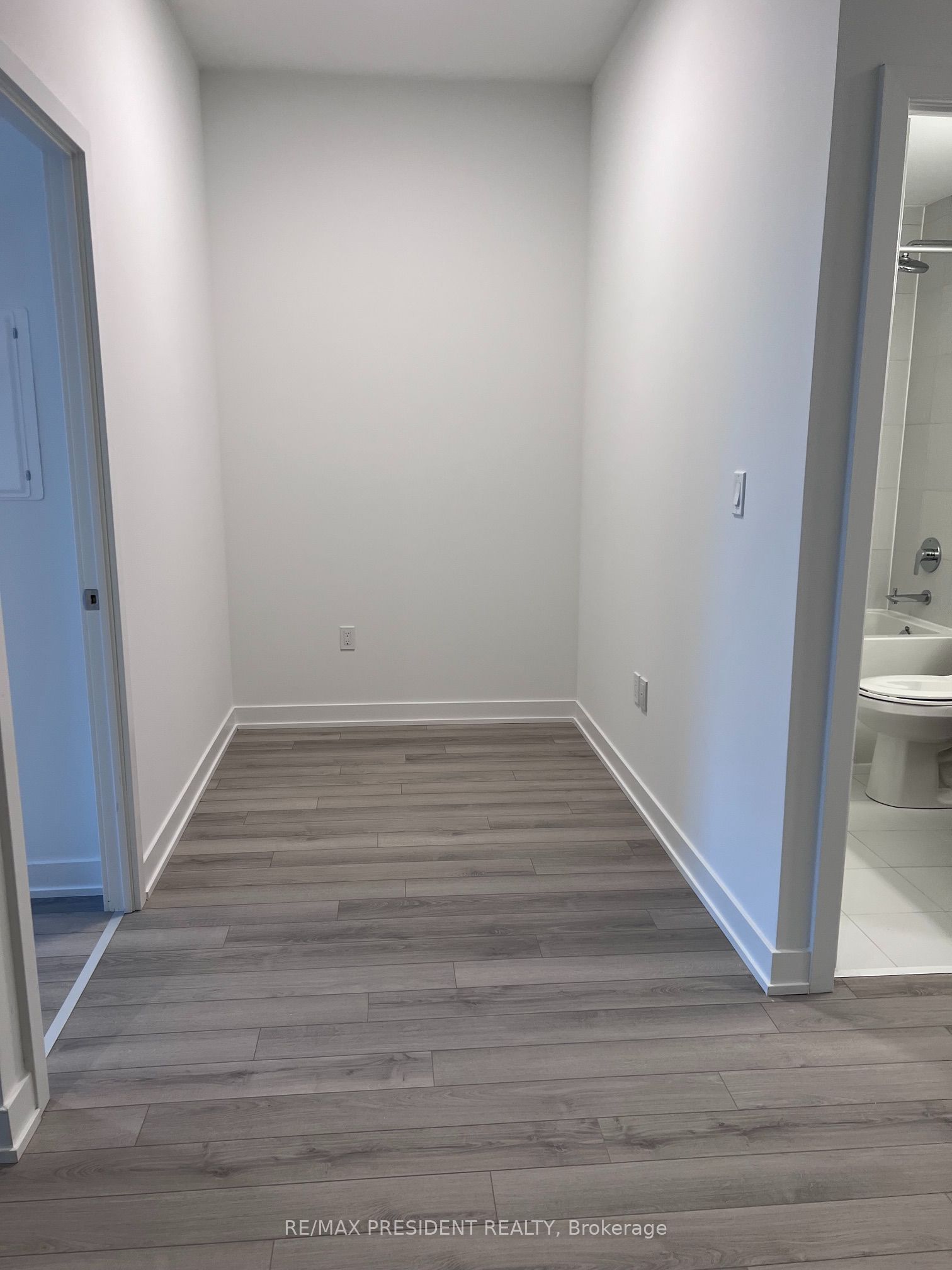 1005 Dundas Street E 147 Property Photo 10