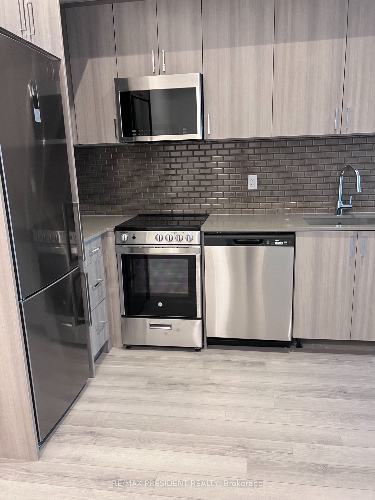 1005 Dundas Street E 147 Property Photo 12