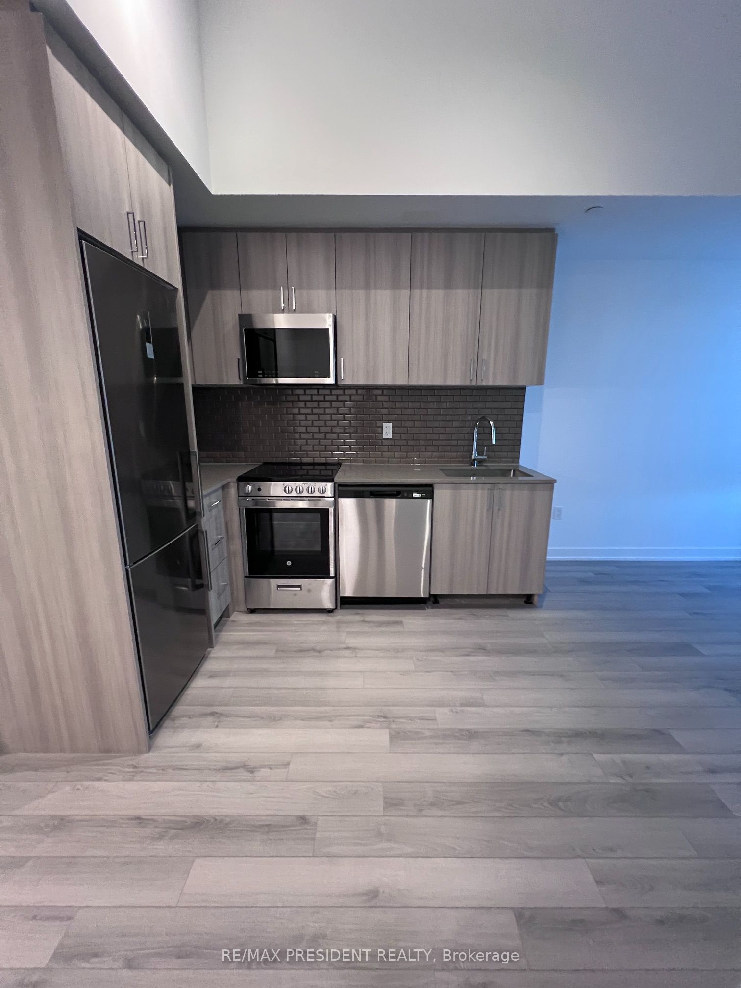 1005 Dundas Street E 147 Property Photo 13