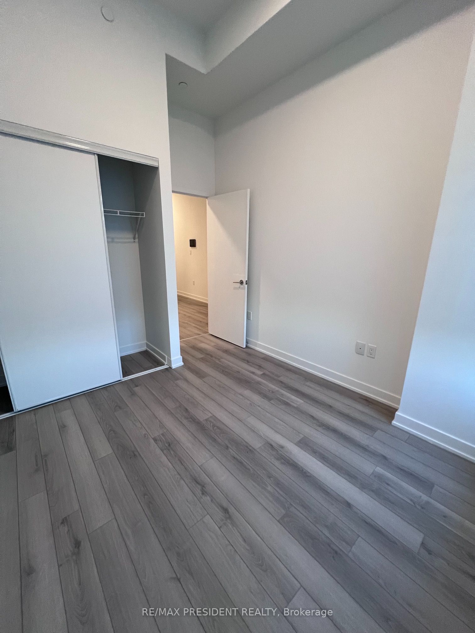 1005 Dundas Street E 147 Property Photo 14