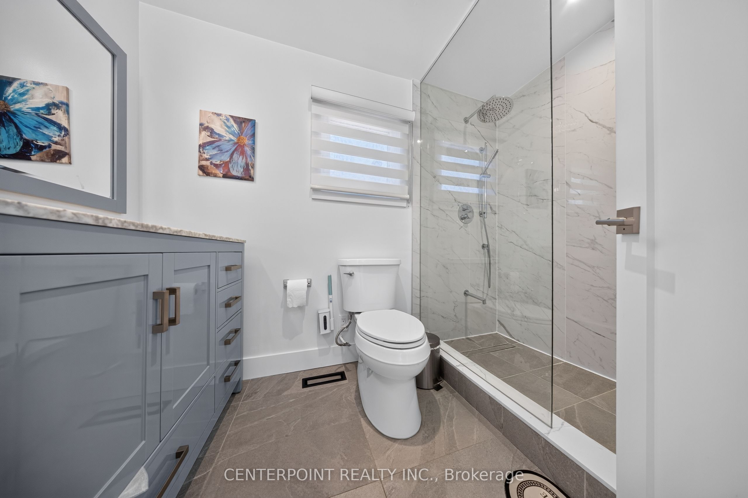 1073 Grandeur Crescent Property Photo 32