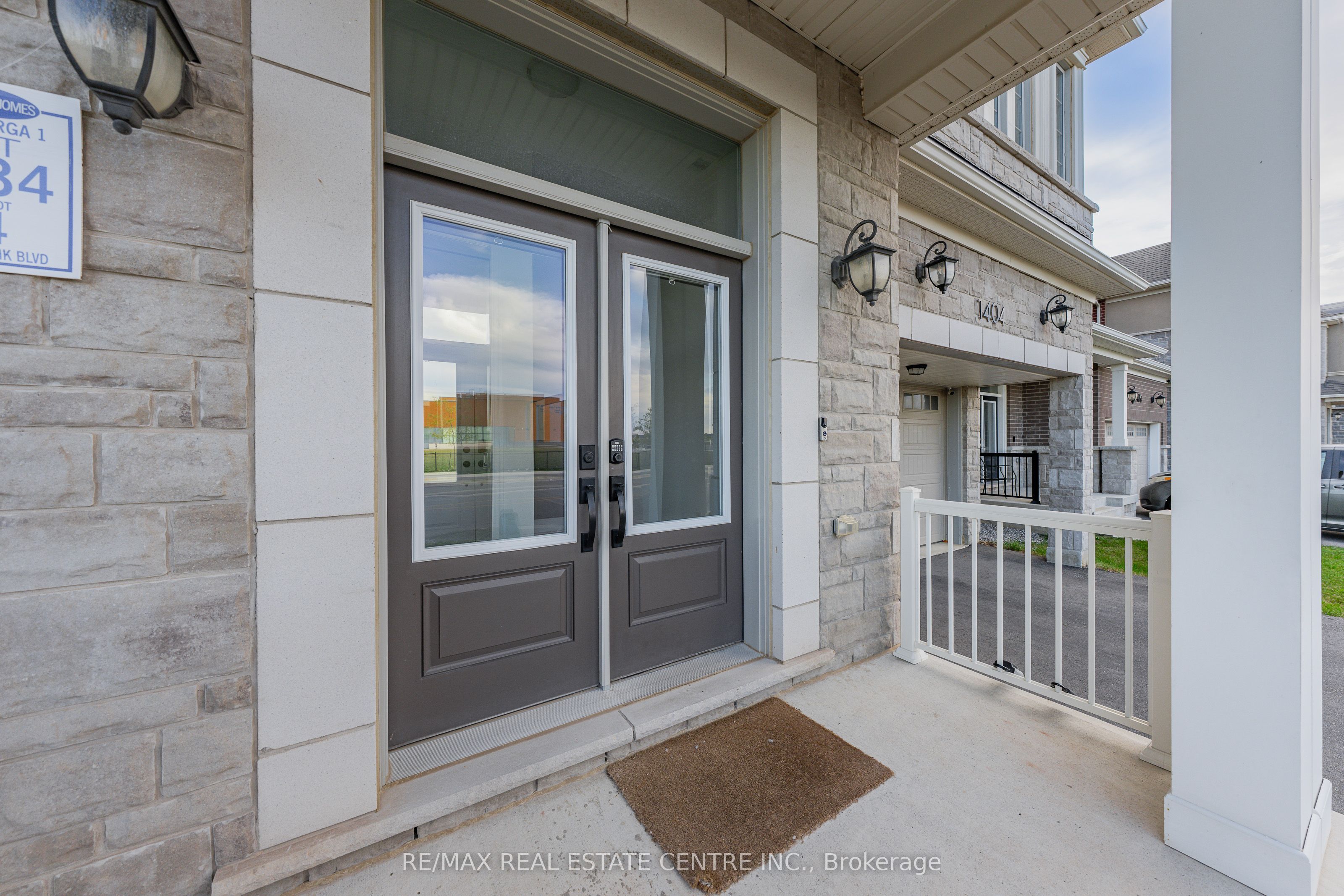 1404 Kovachik Boulevard Property Photo 3