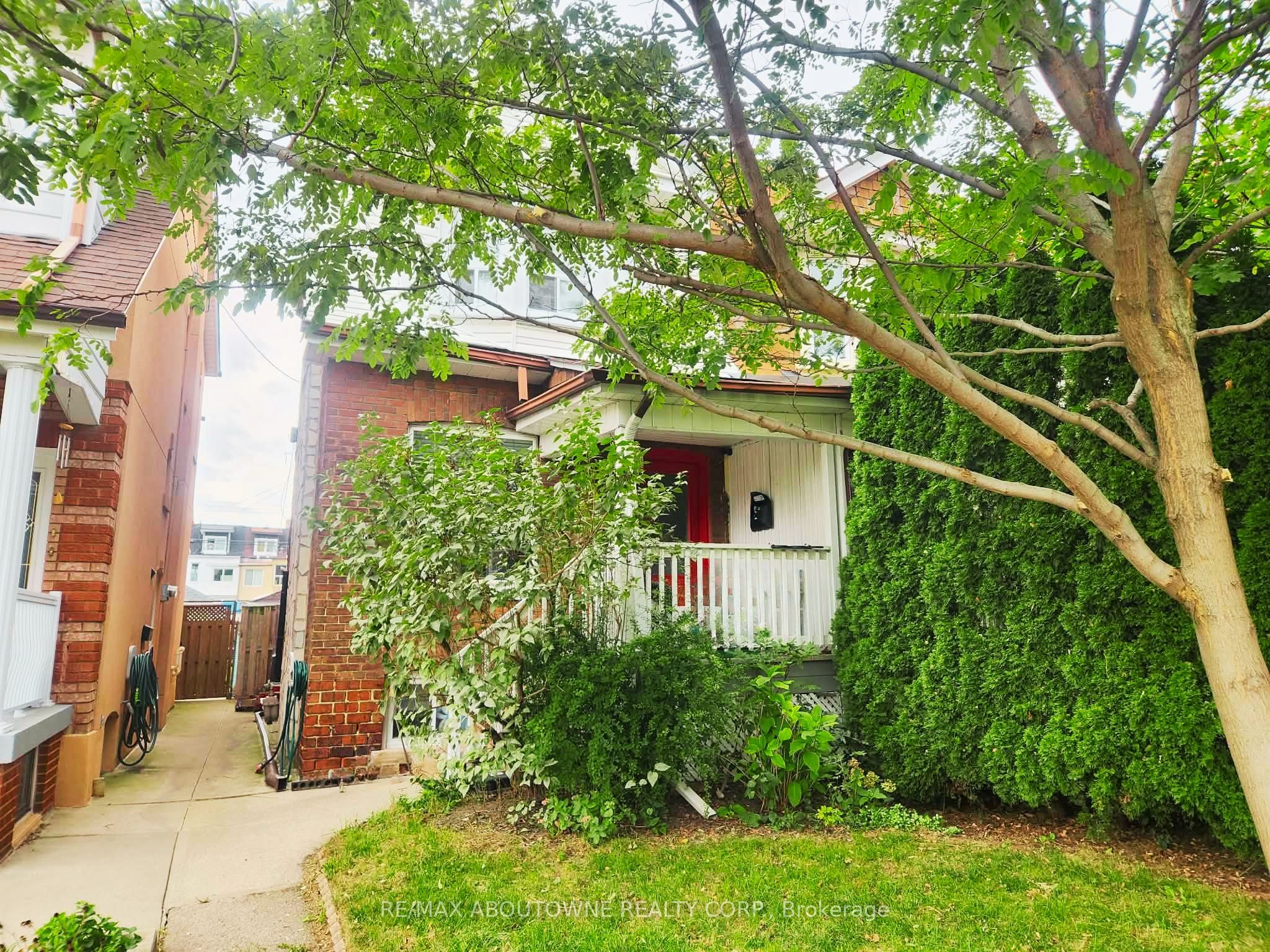 60 Gillespie Avenue Property Photo 1