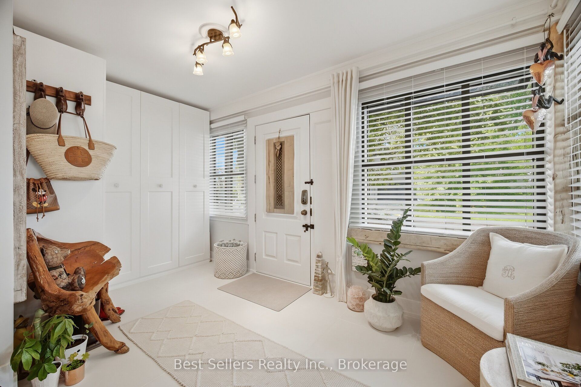 174 Angelene Street Property Photo 3