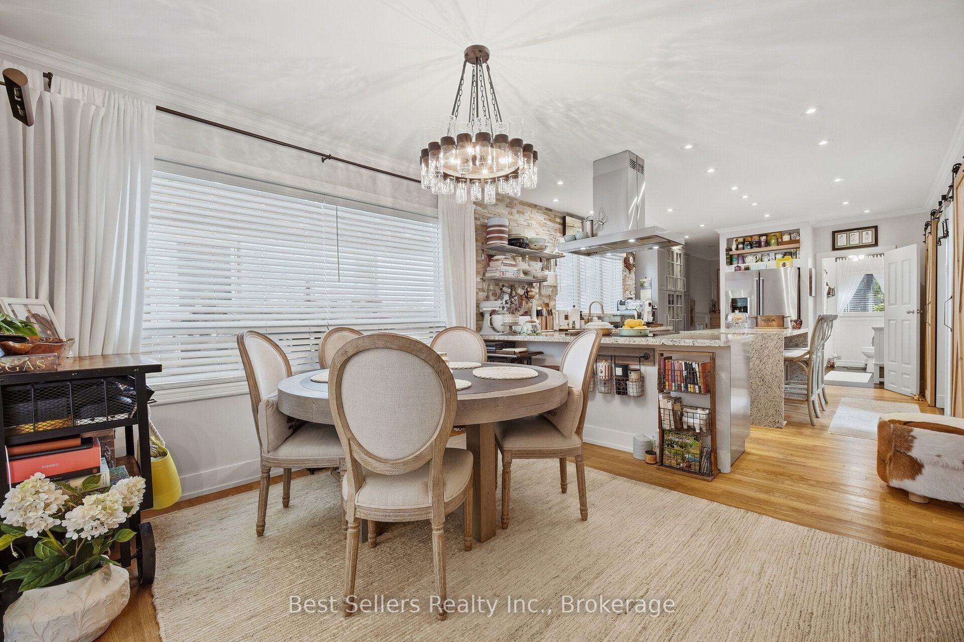 174 Angelene Street Property Photo 8