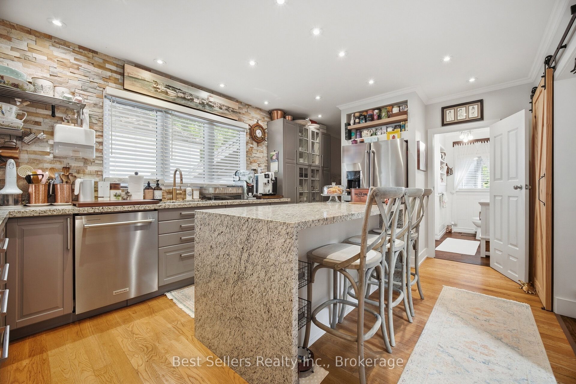 174 Angelene Street Property Photo 11