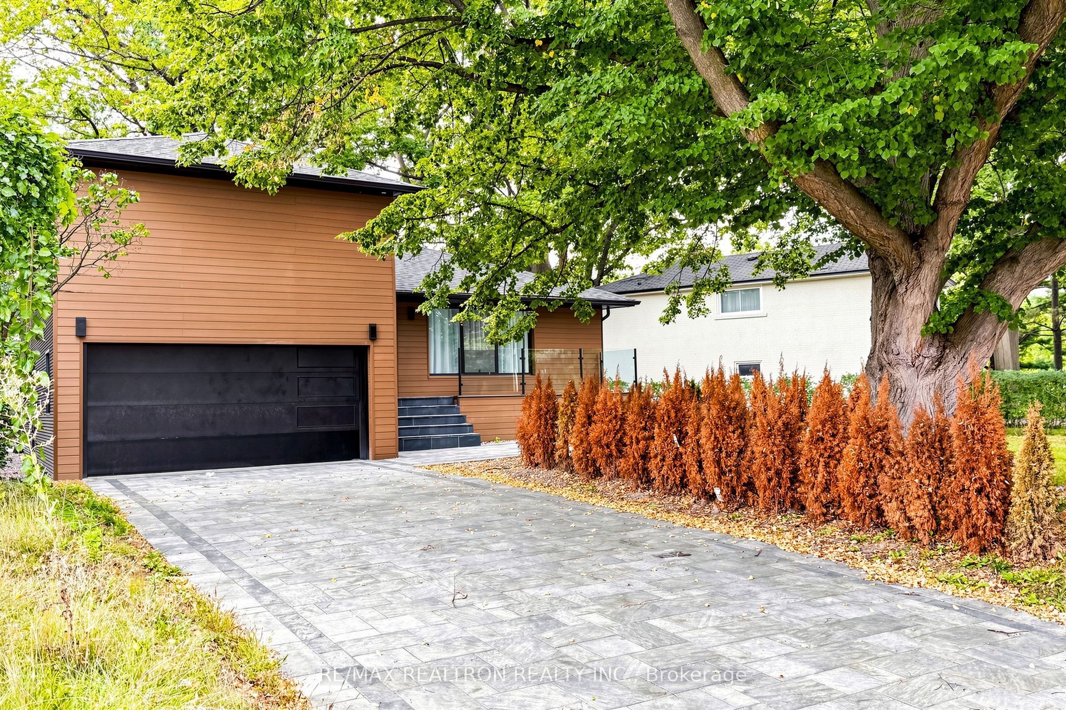 121 South Forster Park Drive Property Photo 2