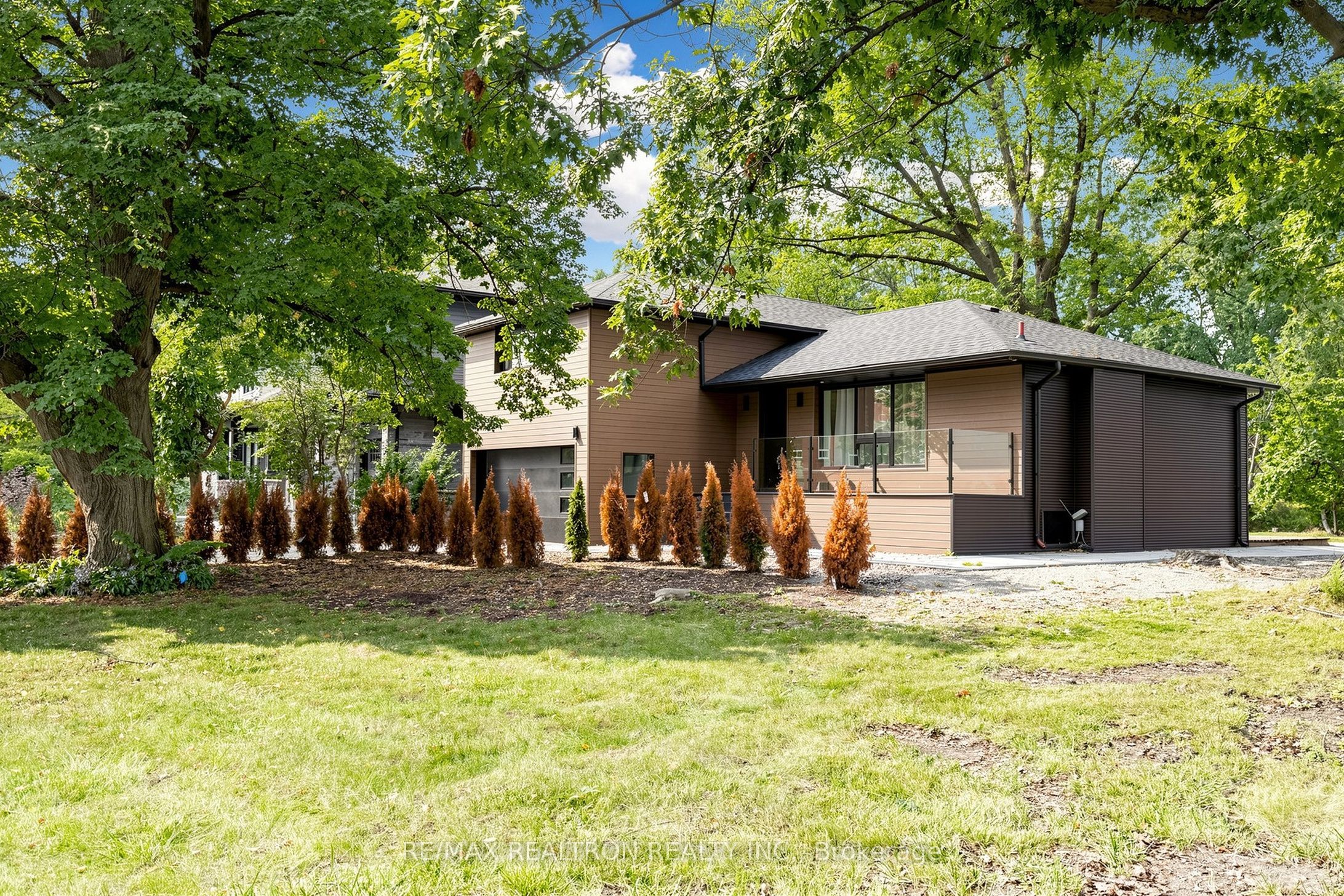 121 South Forster Park Drive Property Photo 3