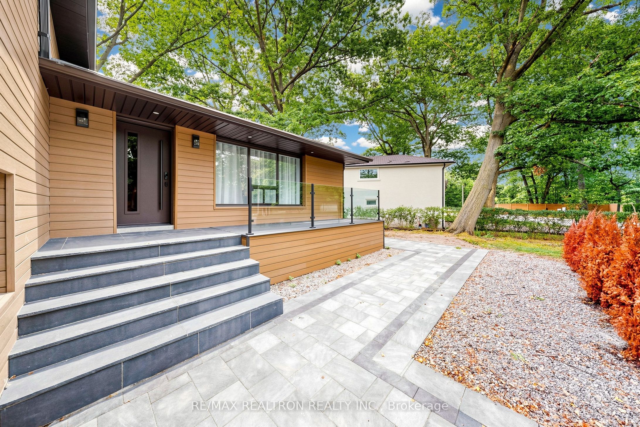 121 South Forster Park Drive Property Photo 6