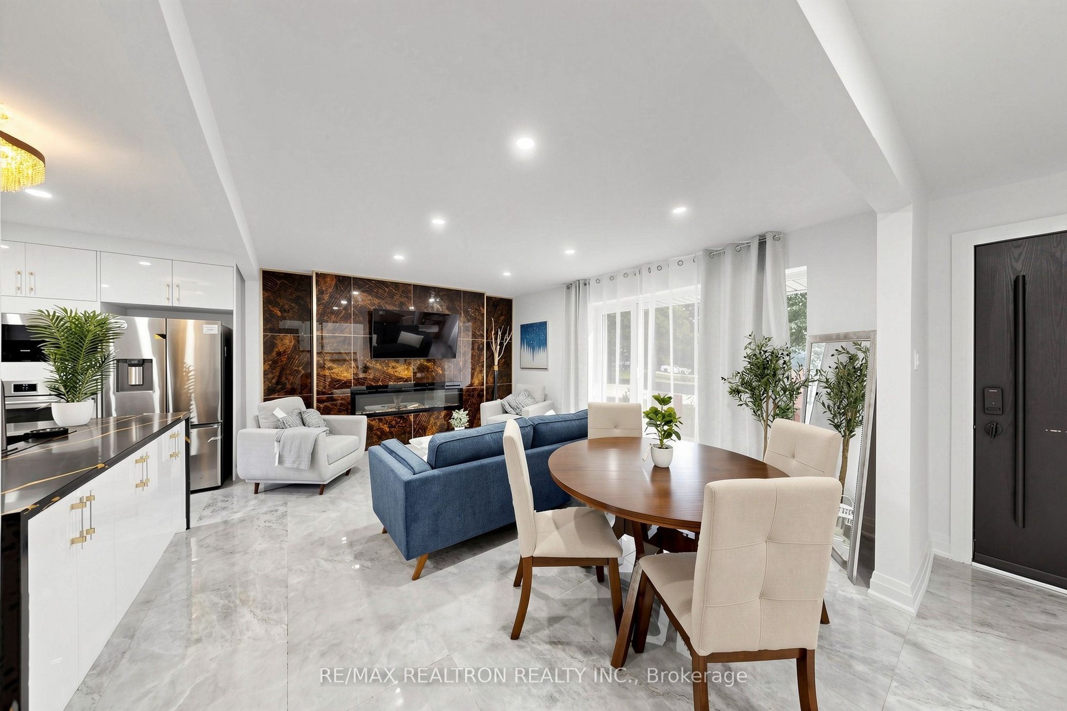 121 South Forster Park Drive Property Photo 13