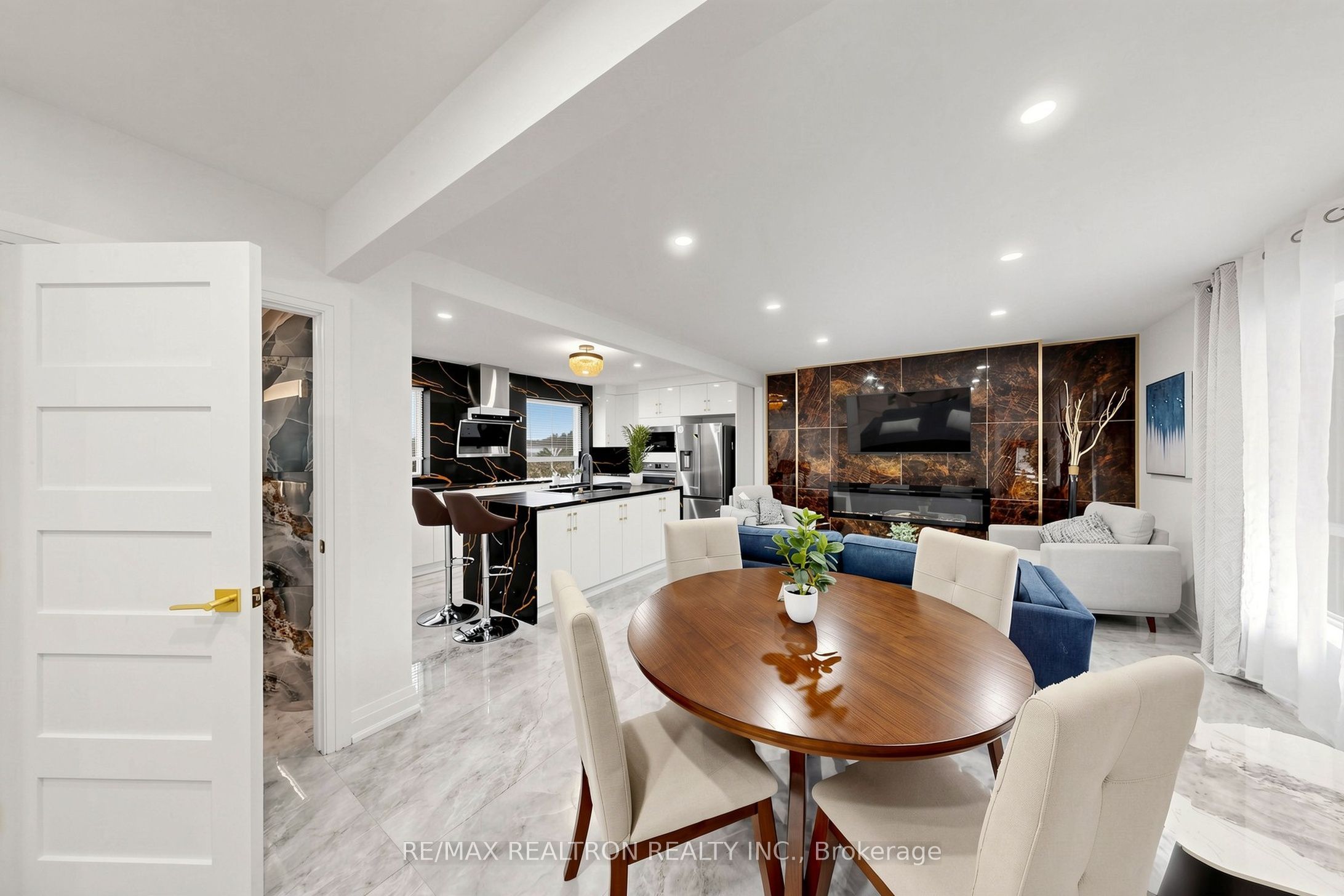 121 South Forster Park Drive Property Photo 14