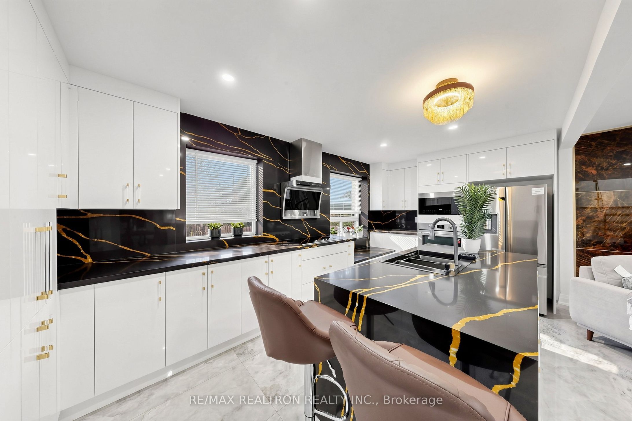 121 South Forster Park Drive Property Photo 17