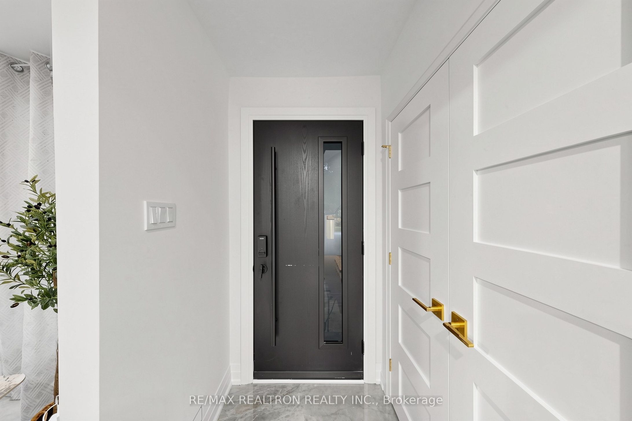 121 South Forster Park Drive Property Photo 24