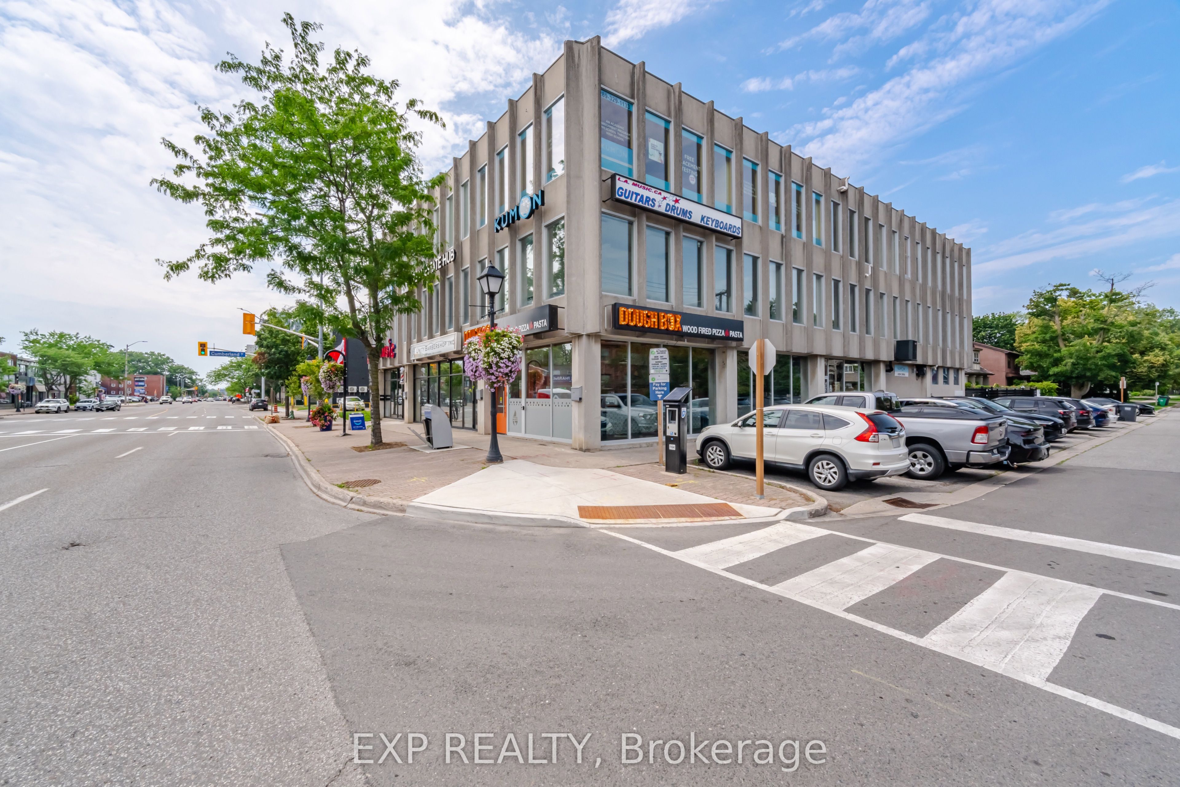 230 Lakeshore Road E Corner Property Photo 1