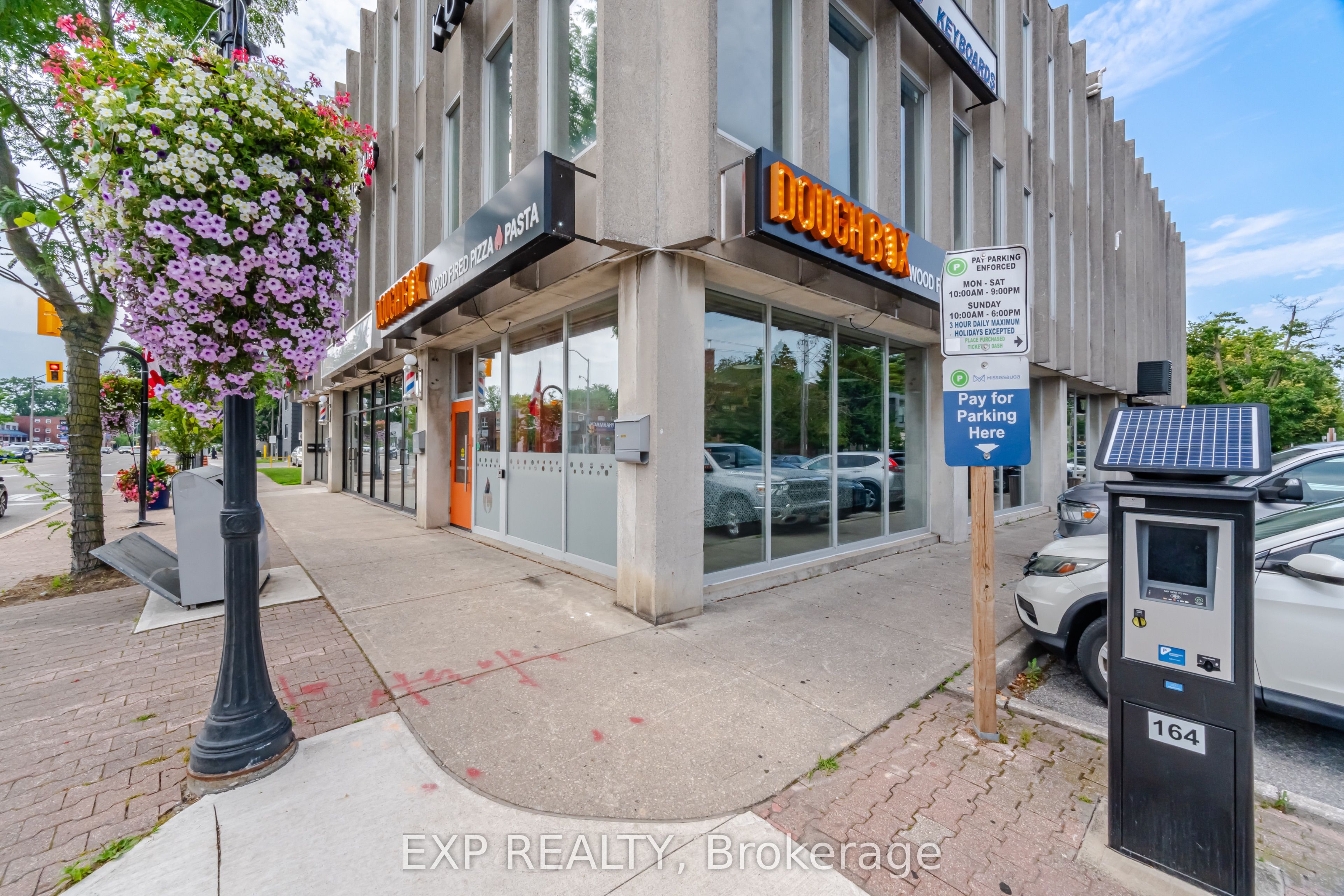 230 Lakeshore Road E Corner Property Photo 3
