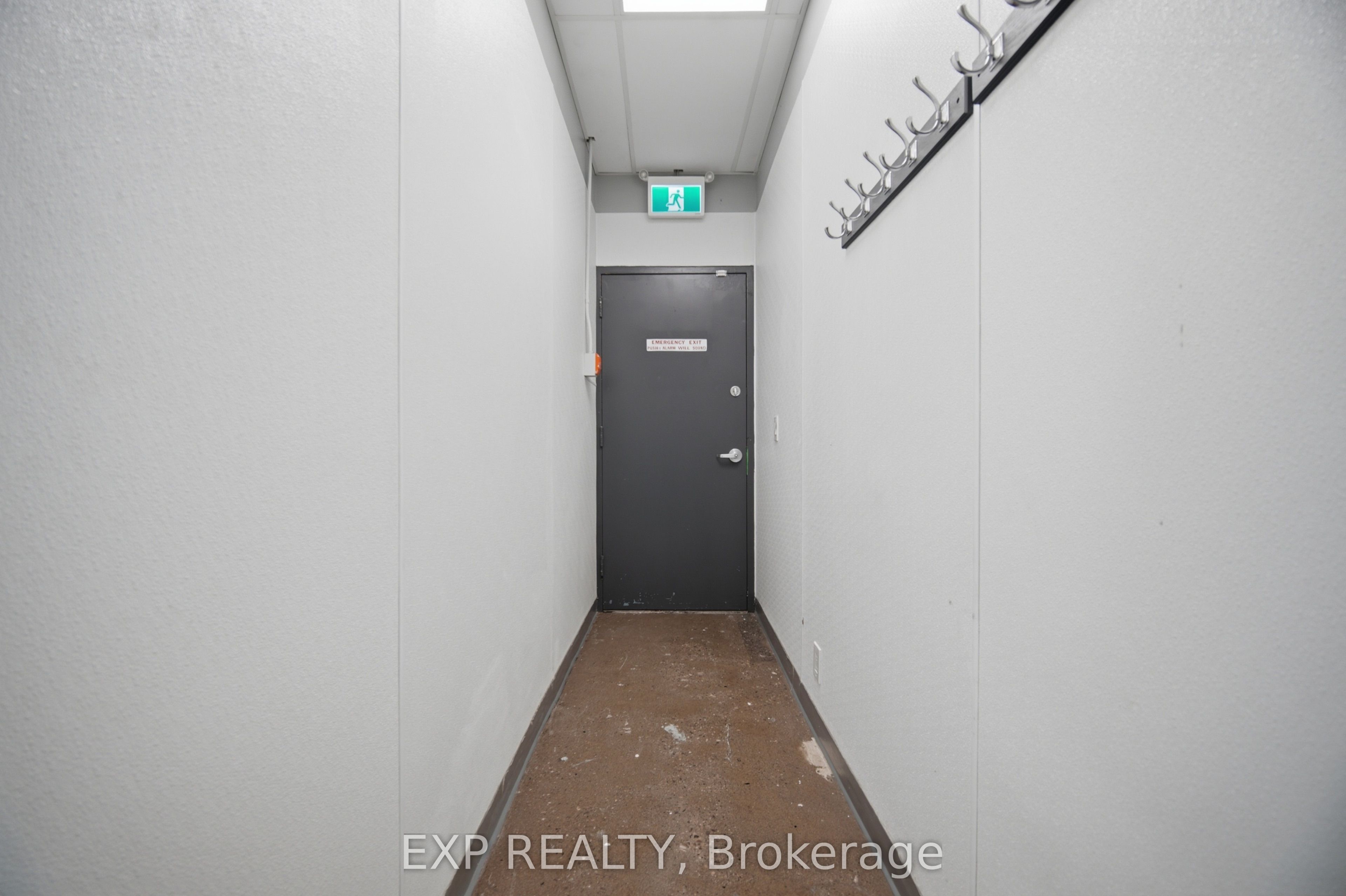 230 Lakeshore Road E Corner Property Photo 41